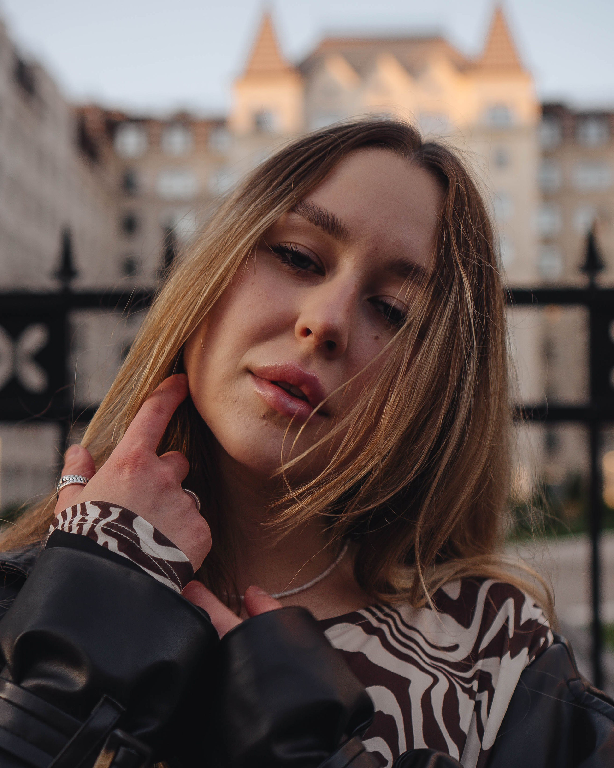 жественность