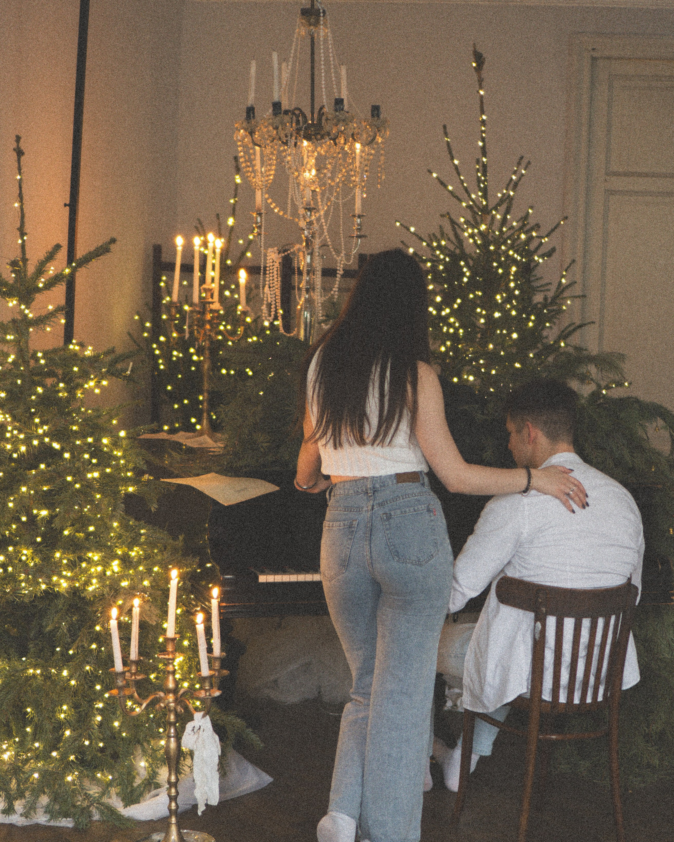 НВОГОДНЯЯ ФОТОСЕСИИЯИ В&nbsp;СТУДИИ И&nbsp;ПРОГУЛКА ПО&nbsp;ПЕТРОГРАДКЕ С&nbsp;ЕЛКОЙ