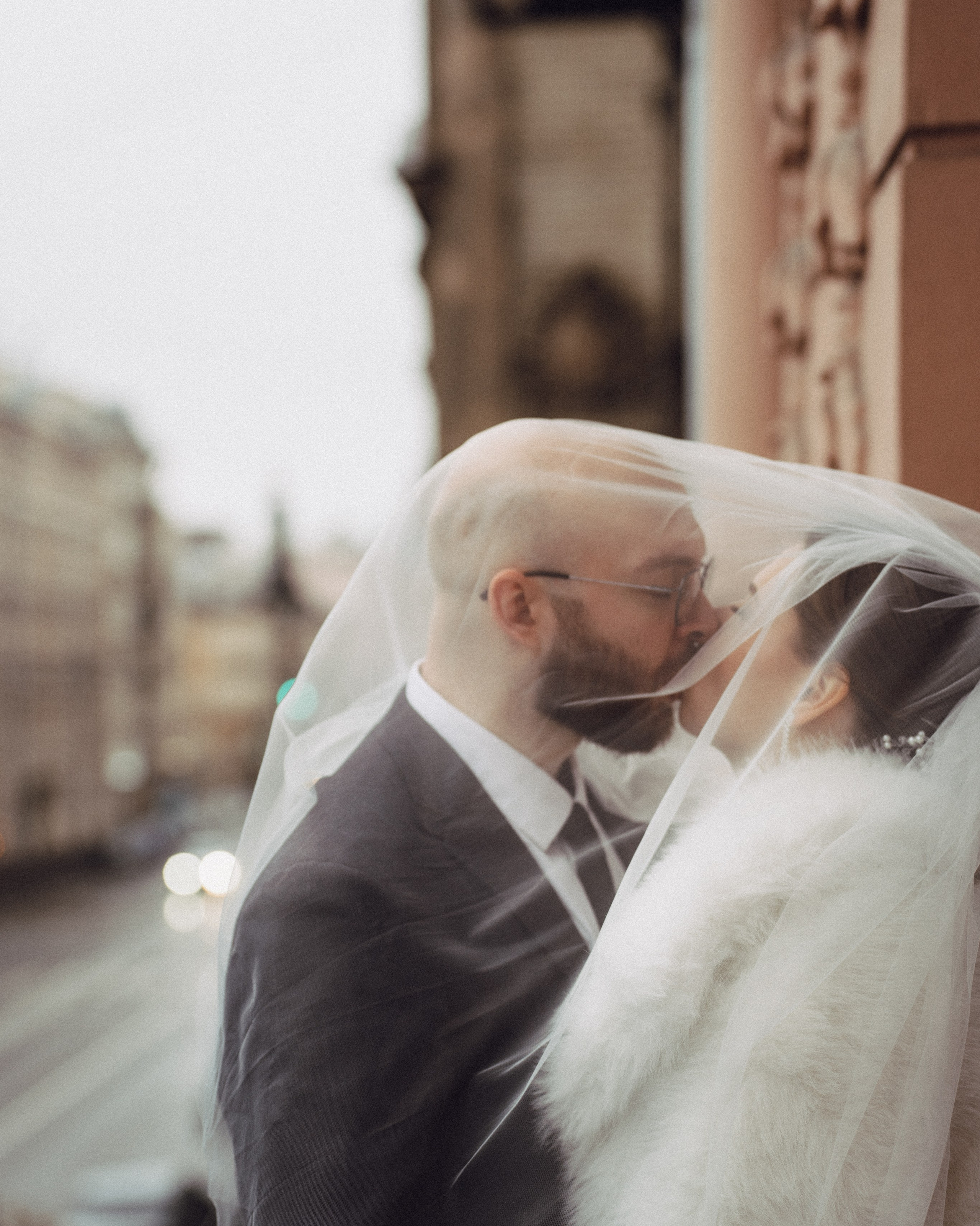 СВАДЕБНАЯ СЬЕМКА ВО ВТОРОМ ДВОРЦЕ (ДЕКАБРЬ) ТАКЖЕ СЬЕМКА В СТУДИИ НА ЧЕРНЫШЕВСКОЙ