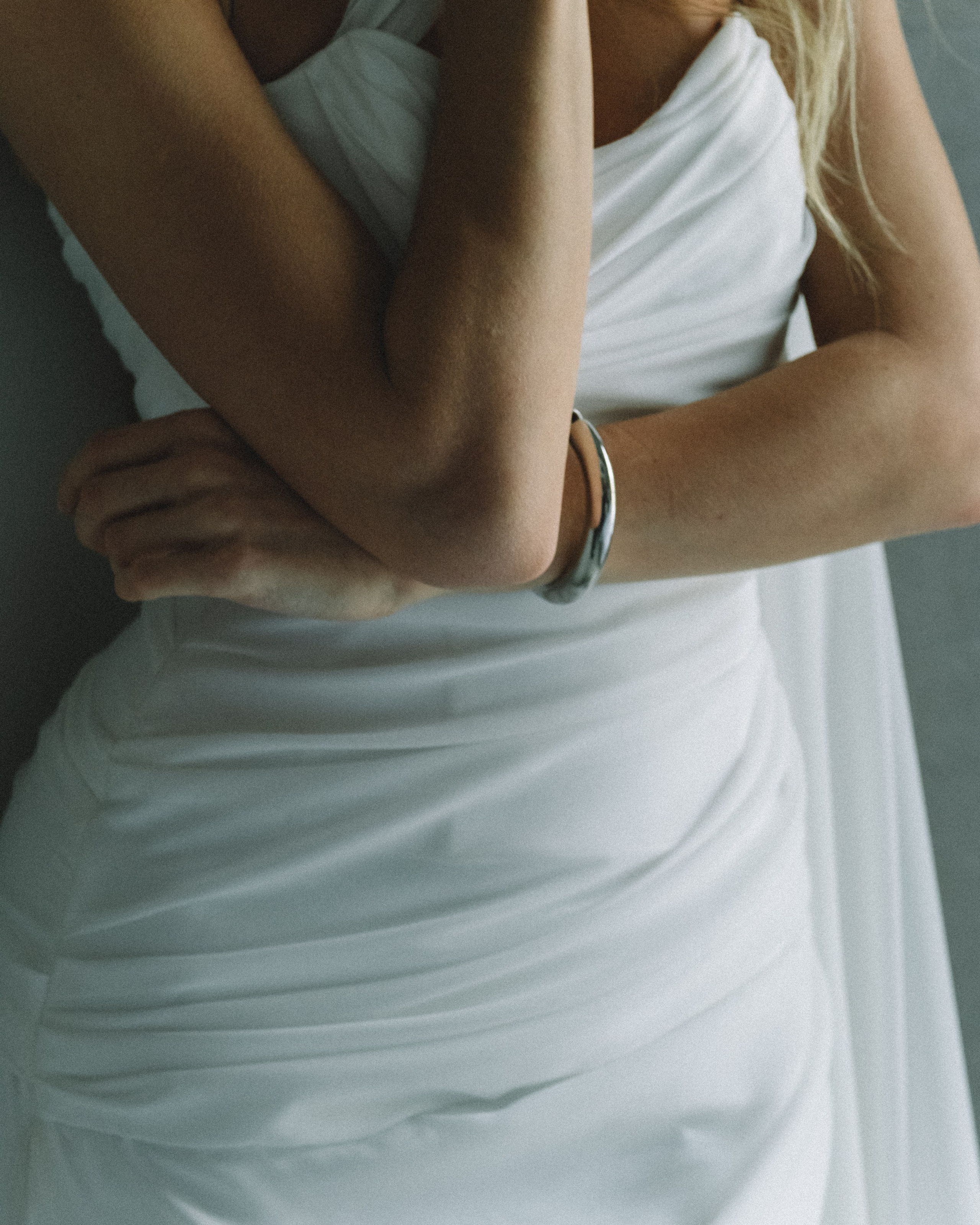 ЭЛЕГАНТНАЯ СВАДБЕНАЯ СЬЕМКА ЖЕНИХА И&nbsp;НЕВЕСТЫ В&nbsp;ДОРОГОМ ОТЕЛЕ САНКТ-ПЕТЕРБУРГА