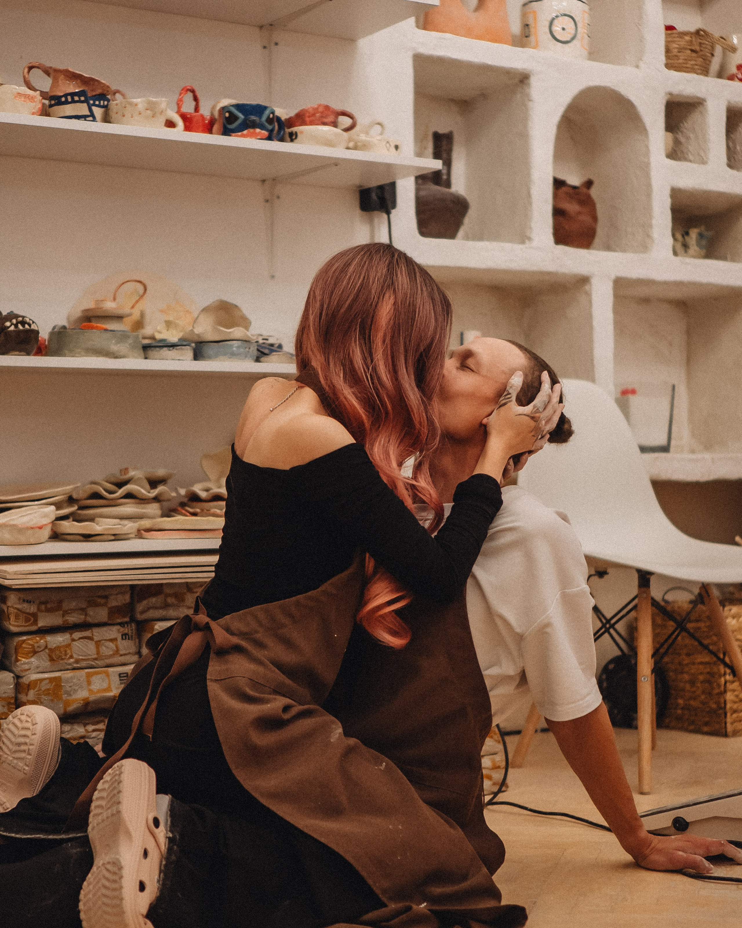 СВИДАНИЕ В ГОНЧАРНОЙ МАСТЕРСКОЙ