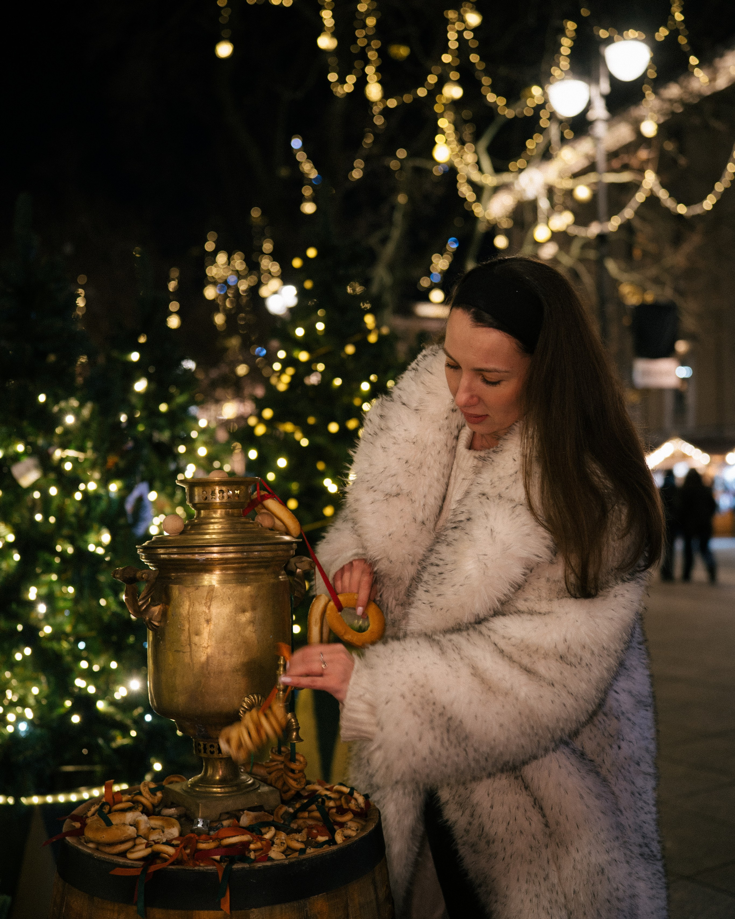 ПРОГУЛКА НА&nbsp;МАНЕЖНОЙ ПЛОЩАДИ ДЛЯ ДЕВУШКИ ПЕРЕД НОВЫМ ГОДОМ (НОВОГОДНЯЯ ФОТОСЕССИИЯ НА&nbsp;МАНЕЖНОЙ ПЛОЩАДИ)
