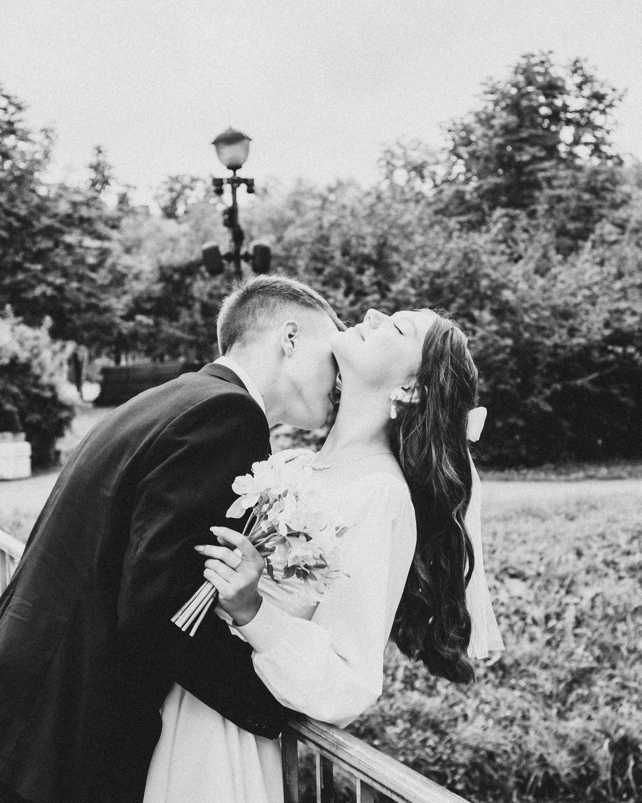 СВАДЕБНАЯ ПРОГУЛКА В&nbsp;ТАВРИЧЕСКОМ САДУ