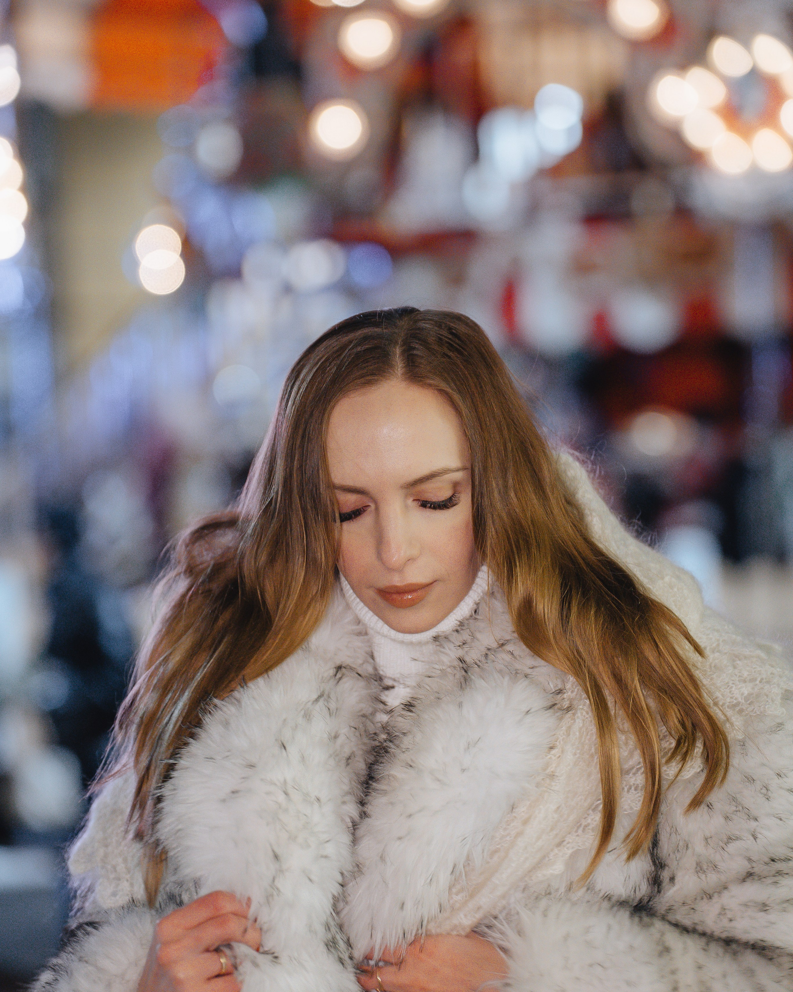 ПРОГУЛКА НА&nbsp;МАНЕЖНОЙ ПЛОЩАДИ ДЛЯ ДЕВУШКИ ПЕРЕД НОВЫМ ГОДОМ (НОВОГОДНЯЯ ФОТОСЕССИИЯ НА&nbsp;МАНЕЖНОЙ ПЛОЩАДИ)