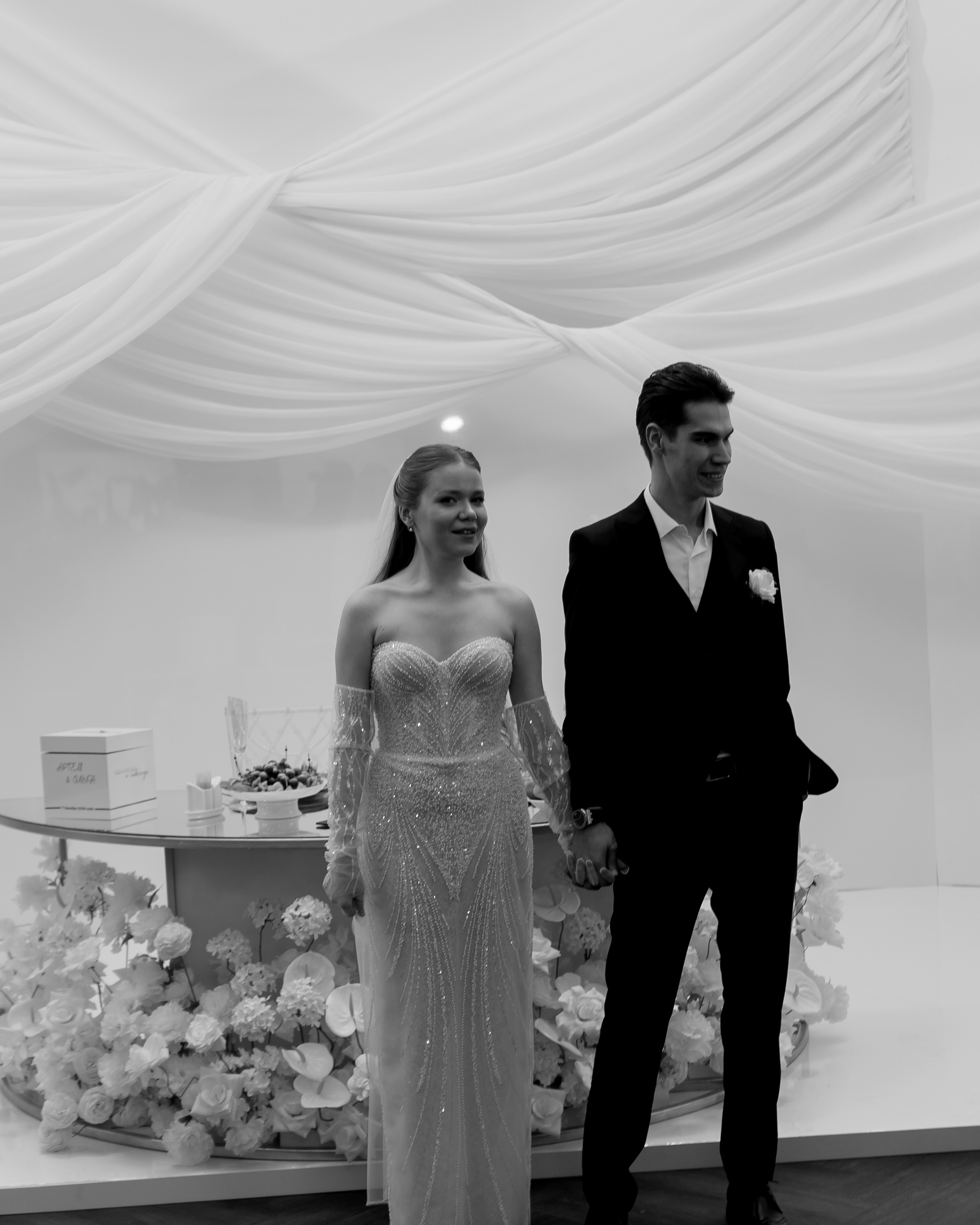 СВАДЕБНАЯ СЬЕМКА СБОРОВ В ОТЕЛЕ И ВЫЕЗД НА ЦЕРЕМОНИЮ (СНЯТО В СИБИРЕ В НИЖНЕВАРТОВСКЕ)