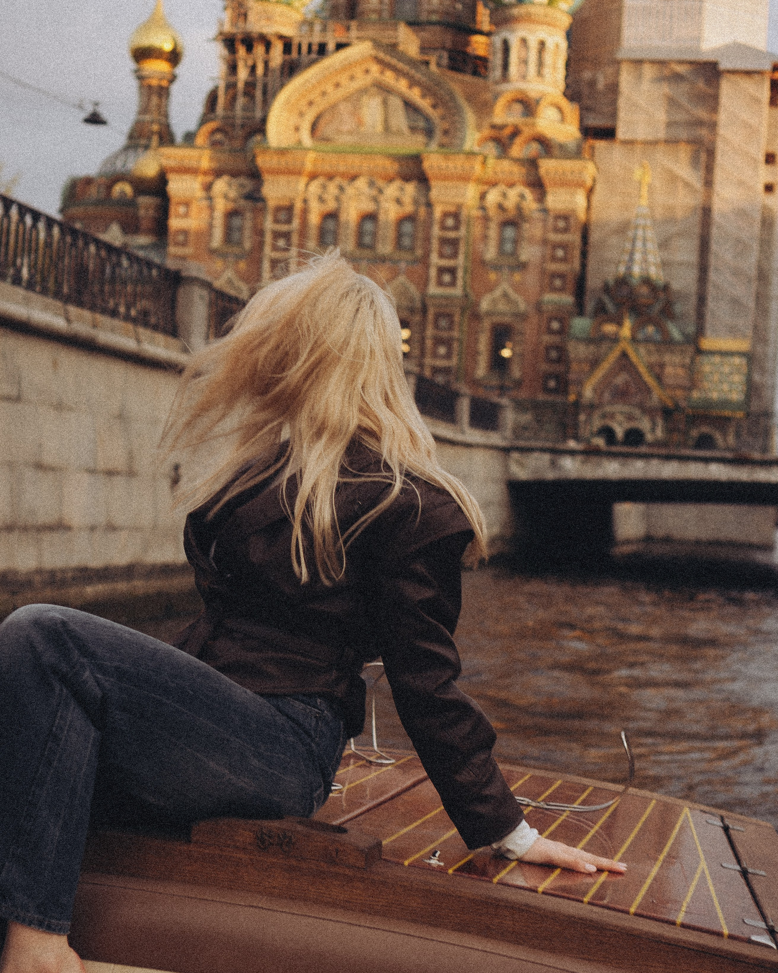 ДЕВУШКИ НА&nbsp;КАТЕРЕ