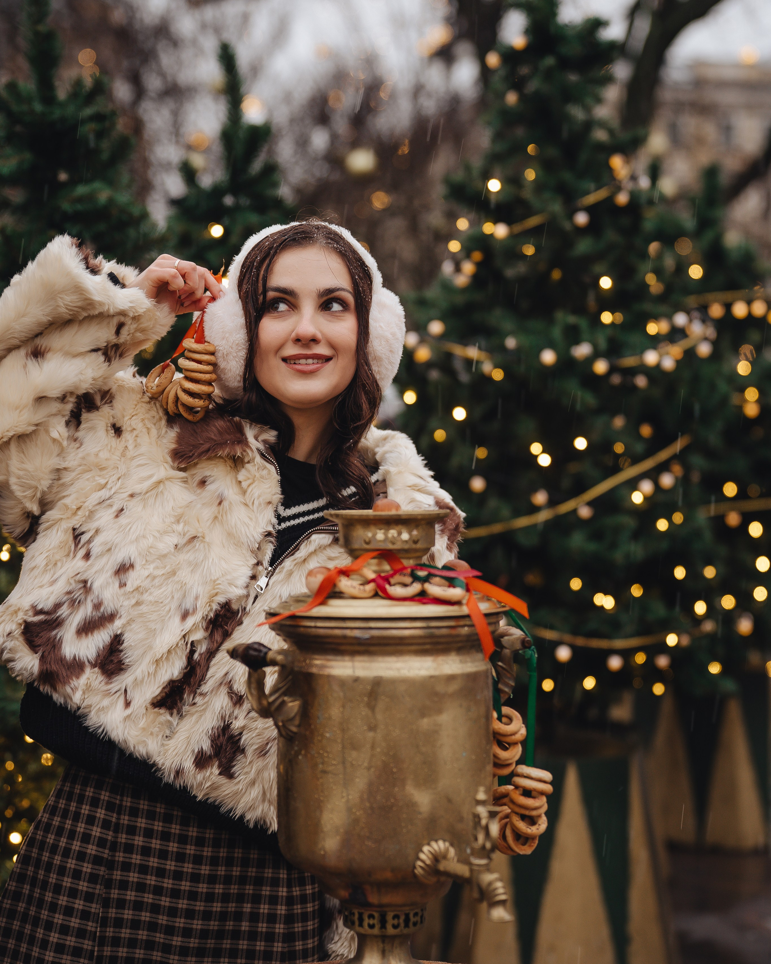 ПРОГУЛКА НА&nbsp;МАНЕЖНОЙ ПЛОЩАДИ ДЛЯ ДЕВУШКИ ПЕРЕД НОВЫМ ГОДОМ (НОВОГОДНЯЯ ФОТОСЕССИИЯ НА&nbsp;МАНЕЖНОЙ ПЛОЩАДИ)