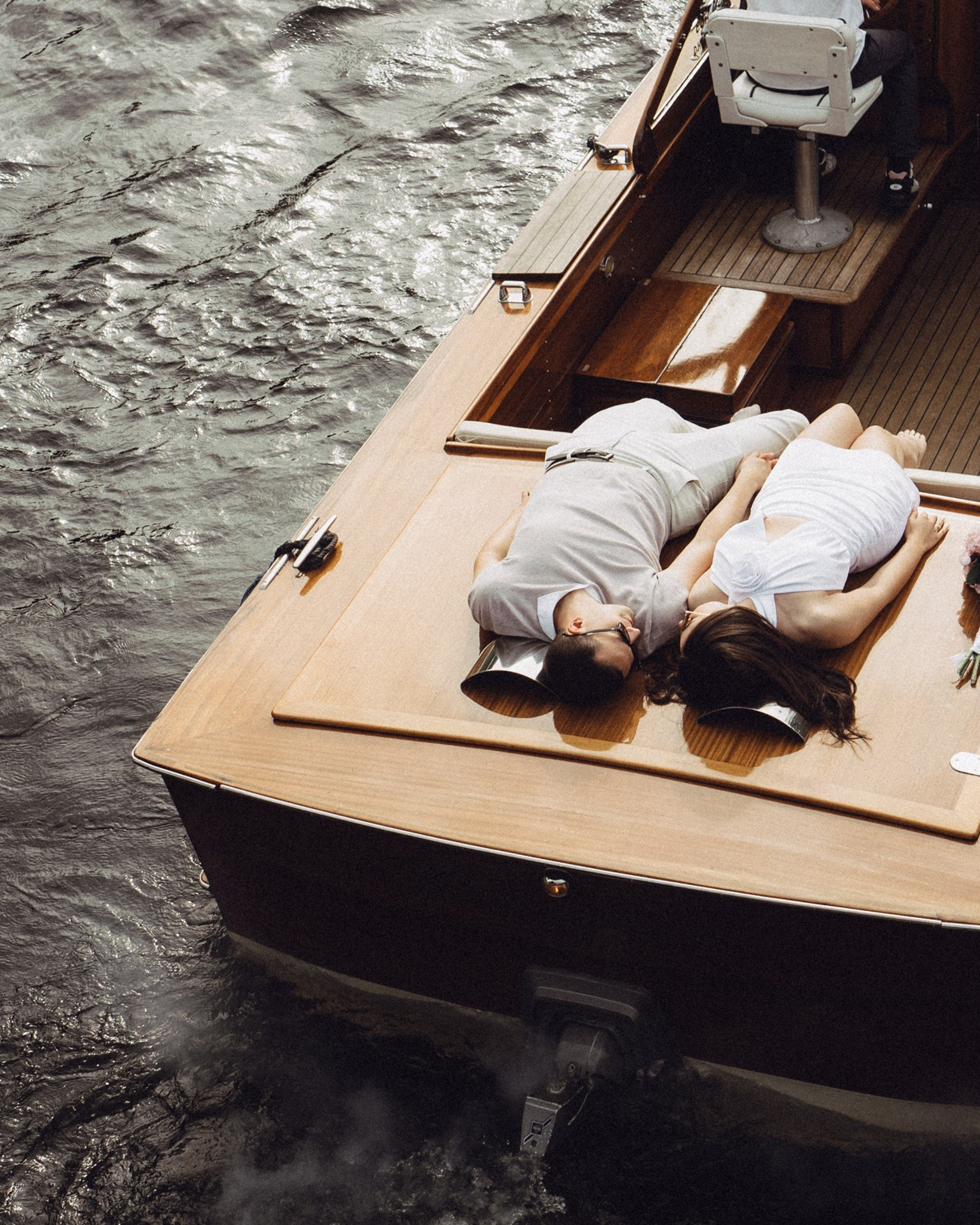 СВАДЕНБНАЯ СЬЕМКА НА&nbsp;КАТЕРЕ ПО&nbsp;КАНАЛАМ САНКТ-ПЕТЕРБУРГА И&nbsp;В&nbsp;АКВАТОРИИ НЕВЫ