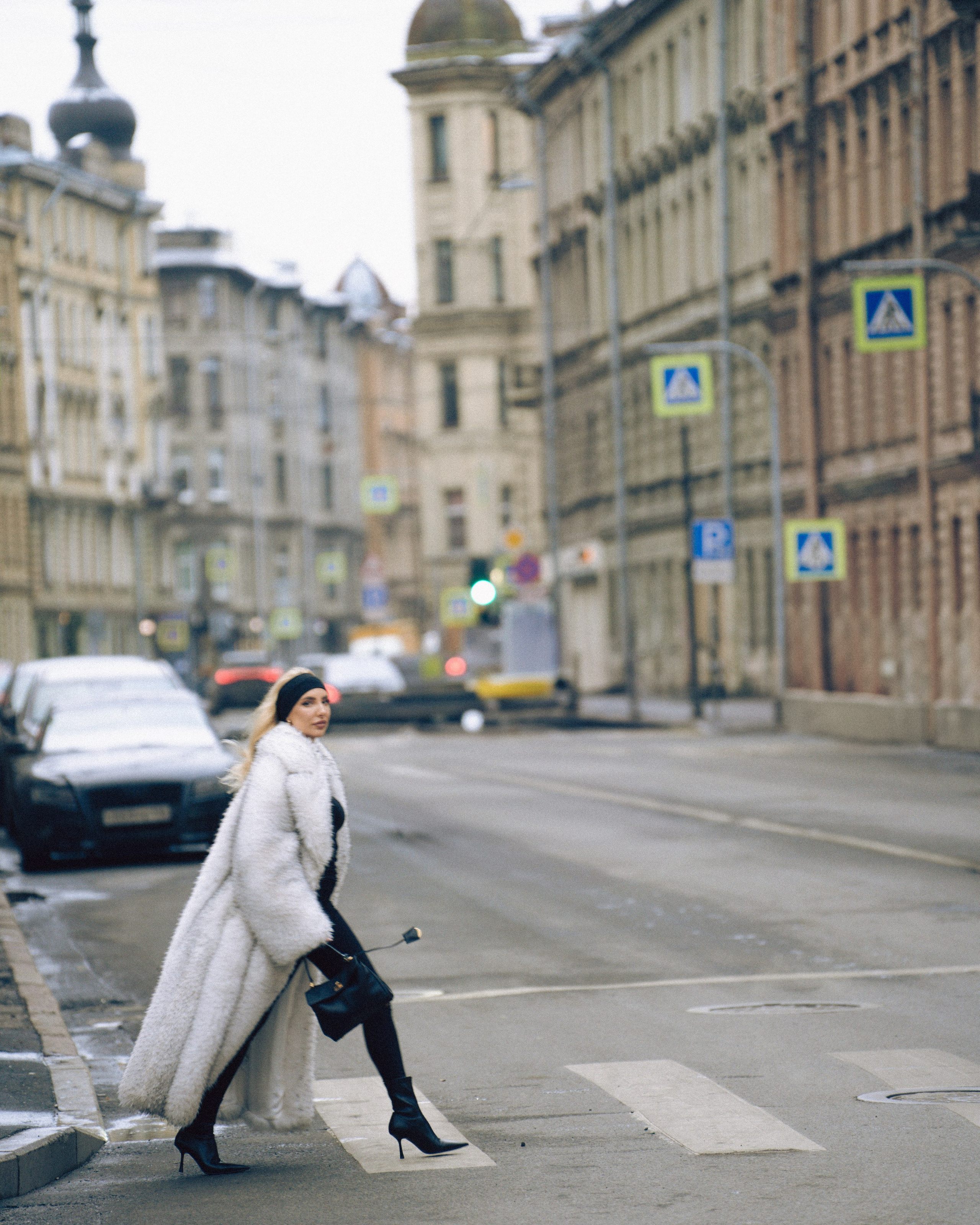 ФОТОСЕСИИЯ ПРОГУЛКИ ПО&nbsp;САНКТ-ПЕТЕРБУРГУ НА&nbsp;ЧЕРНЫШЕВСКОЙ ДЛЯ ДЕВУШКИ