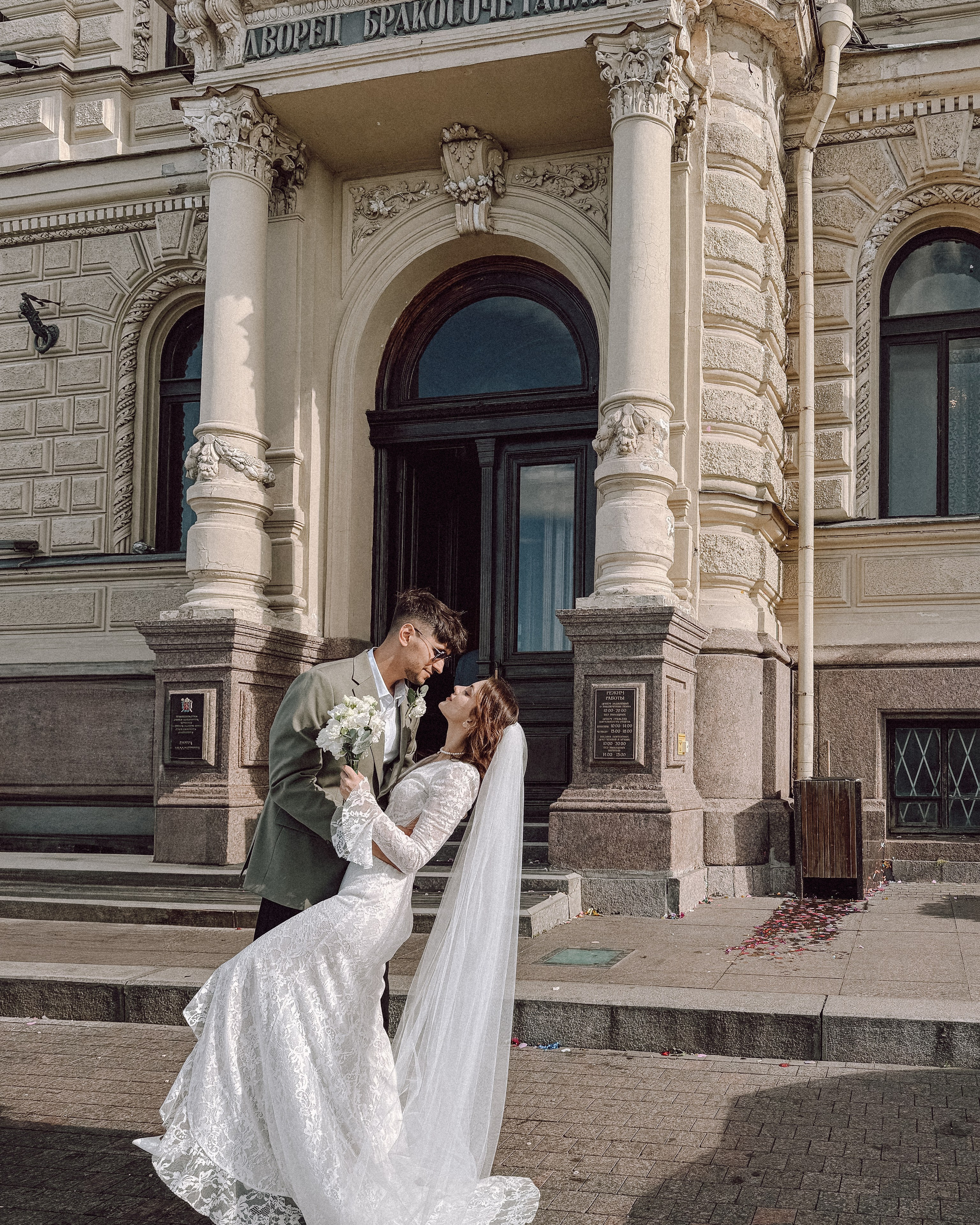 ФОТО НА&nbsp;ТЕЛЕФОН ВО&nbsp;ВРЕМЯ БРАКОСОЧЕТАНИЯ В&nbsp;ПЕРВОМ ДВОРЦЕ И&nbsp;ПРОГУЛКИ