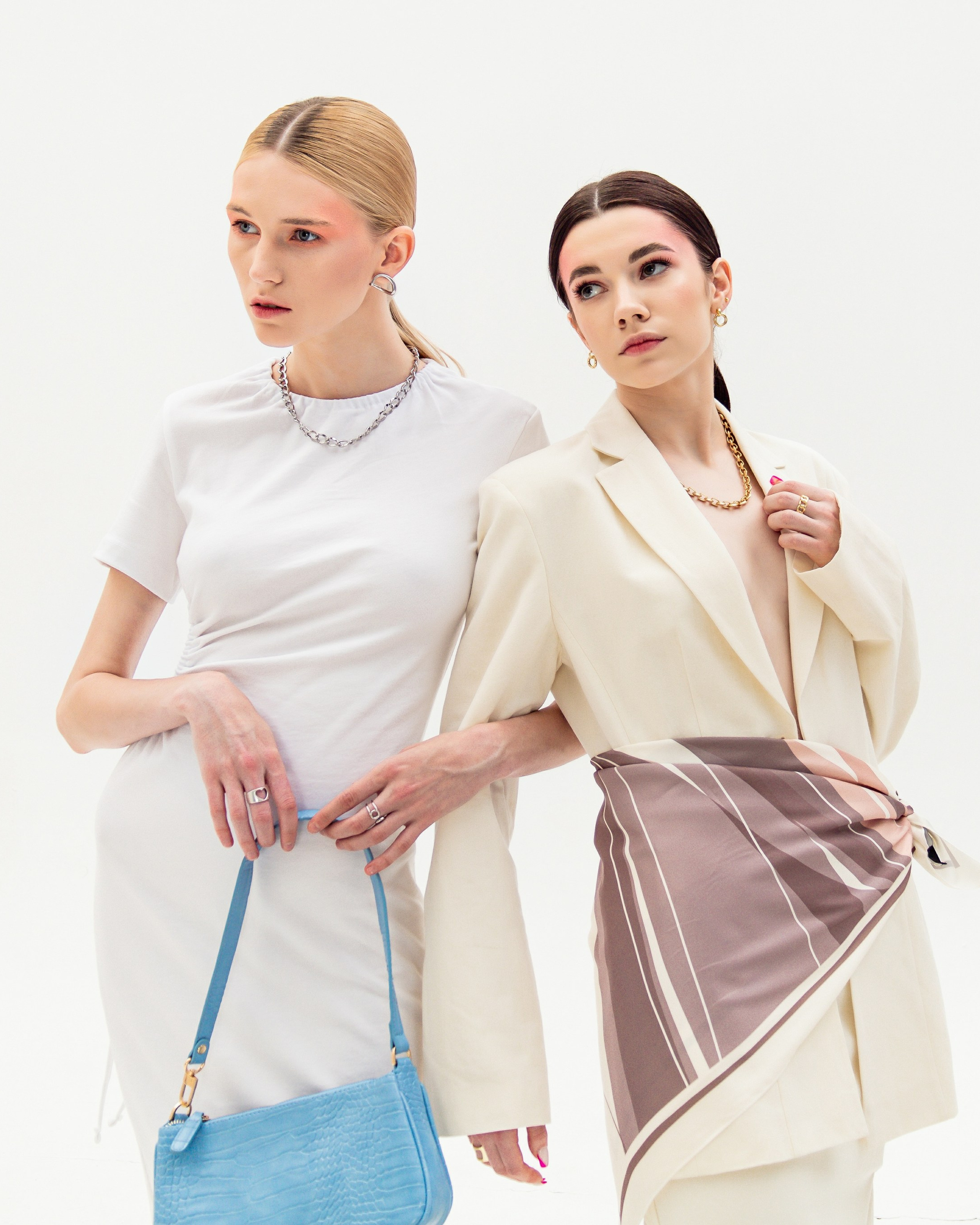 Одежда и аксессуары