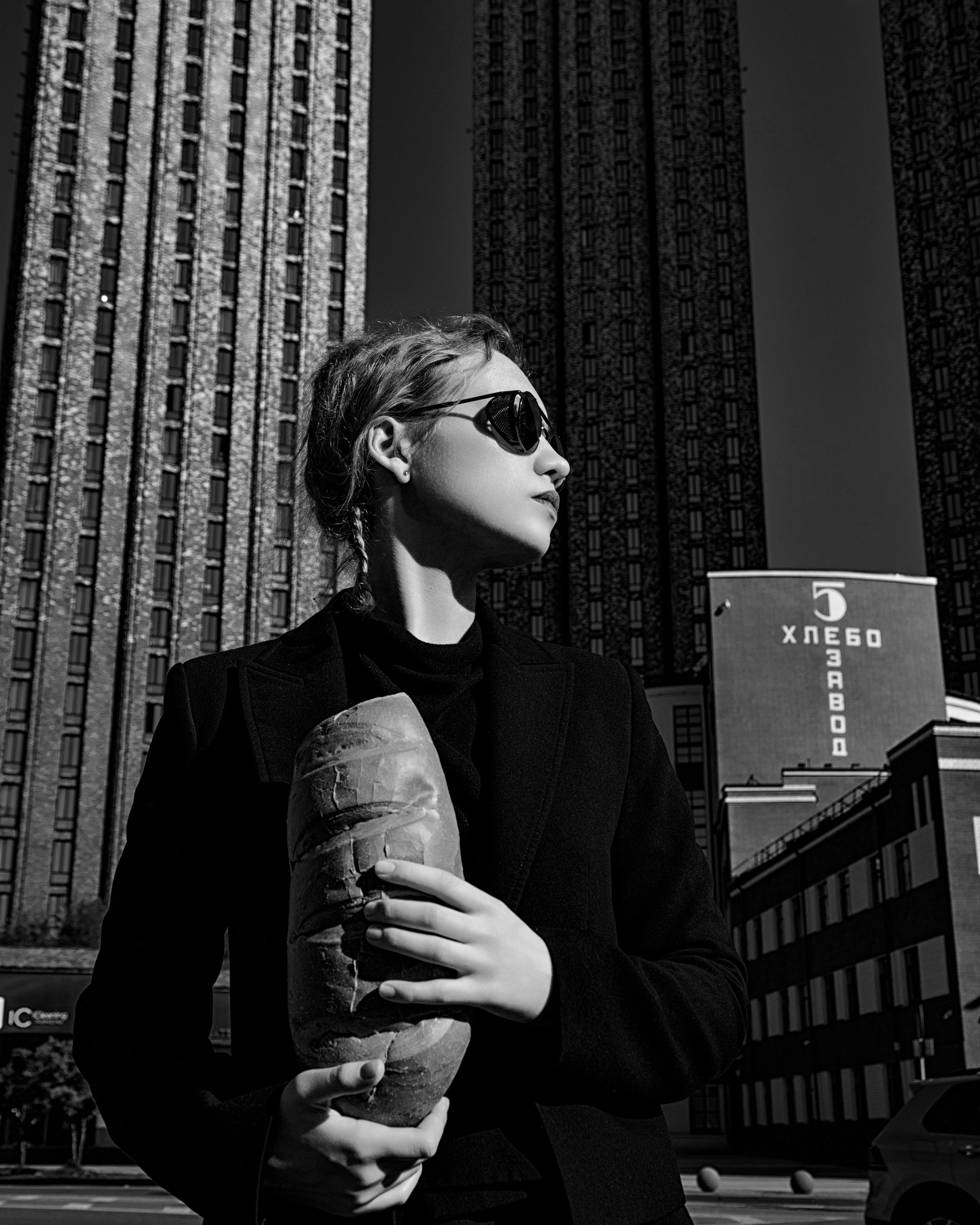 Стильная ЧБ фотосессия в Москве для Катюши