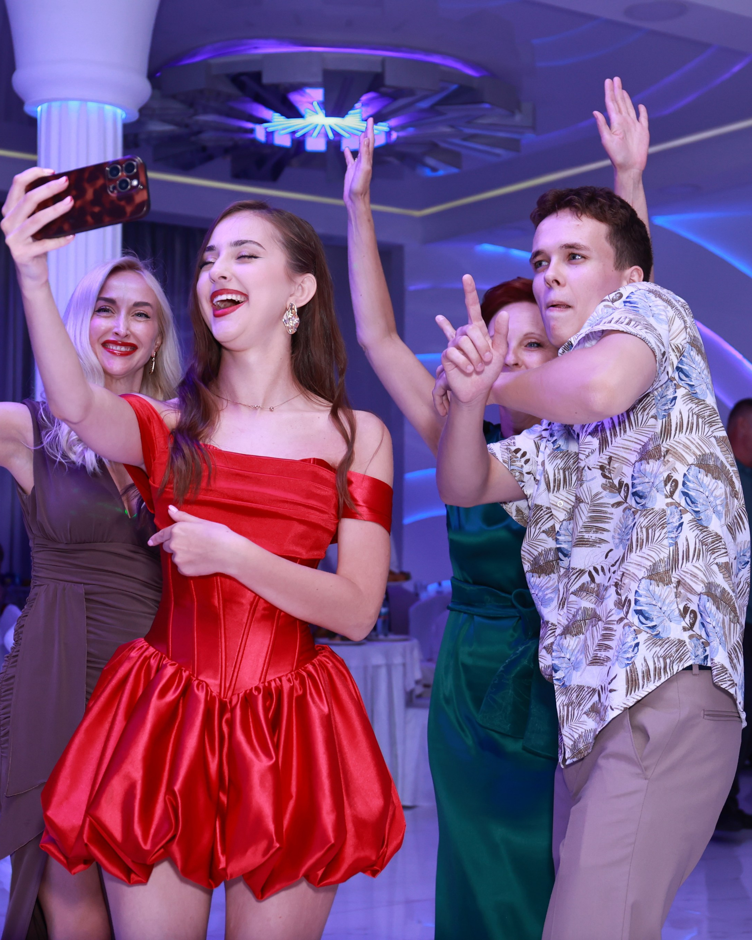 Выпускной в «Королева Вдохновения»