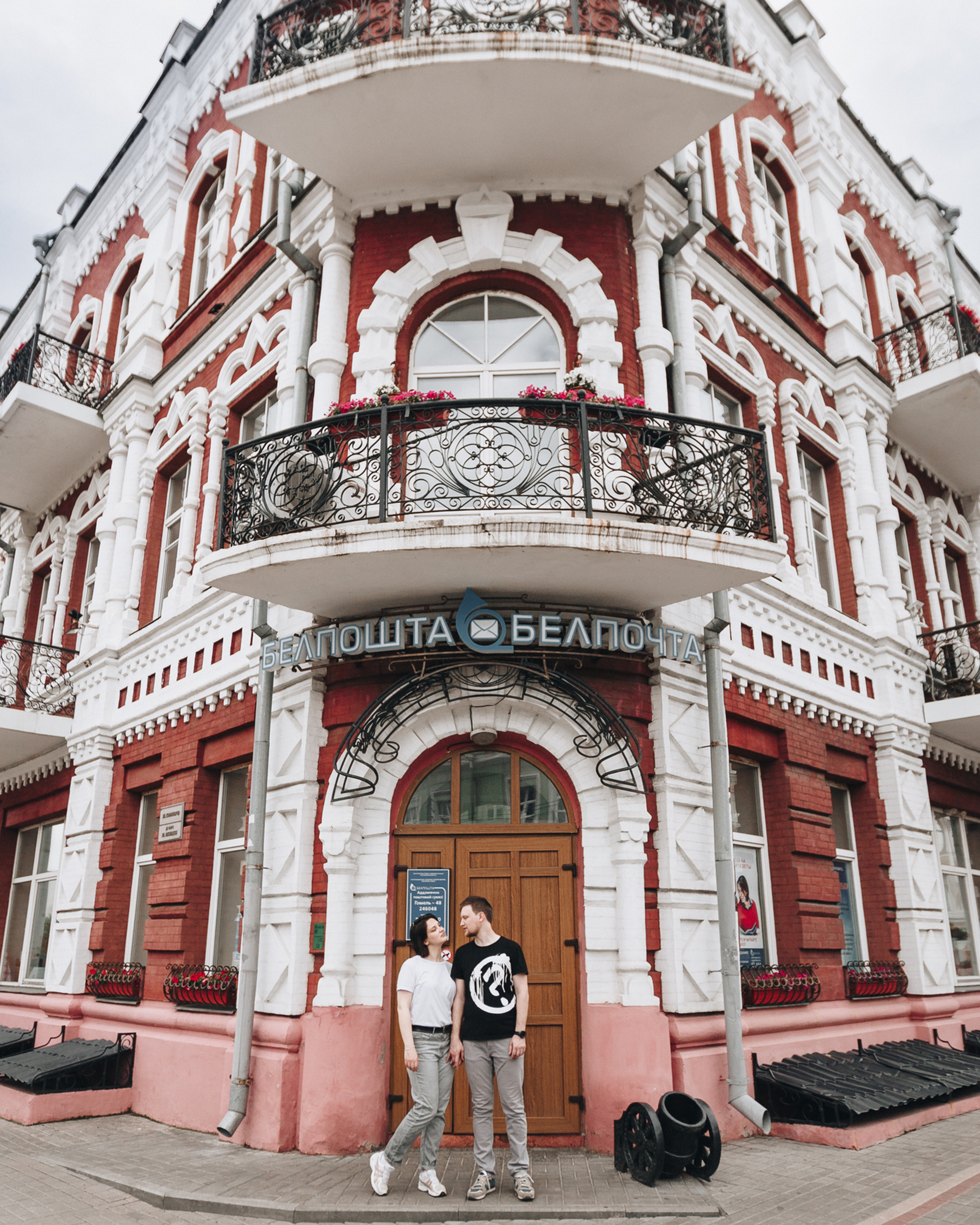 Леша и Даша в городе