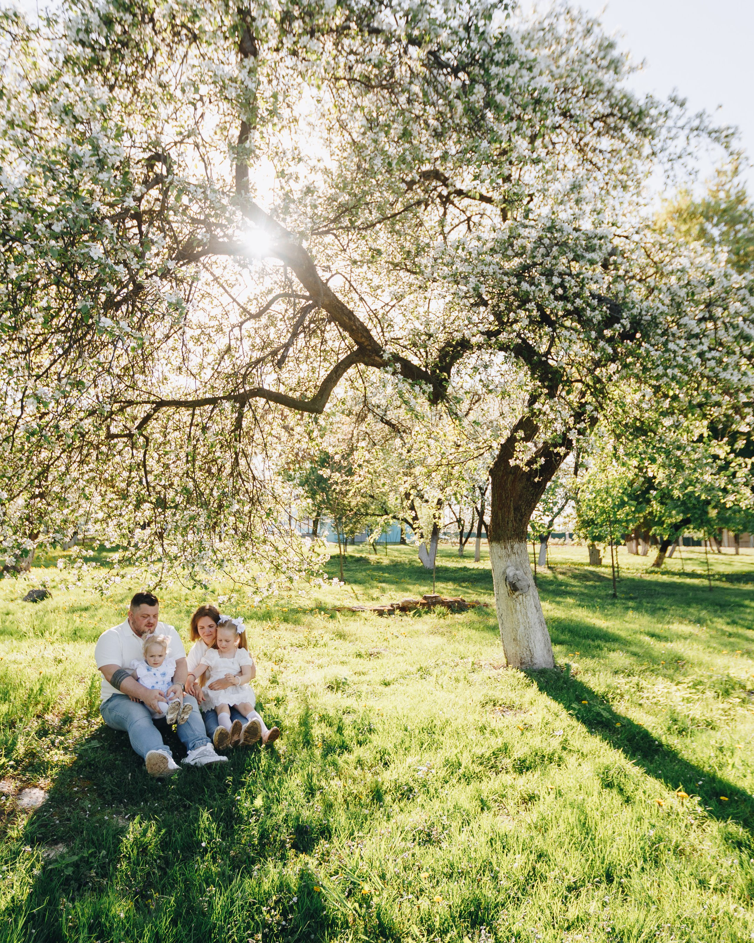 Семья весной