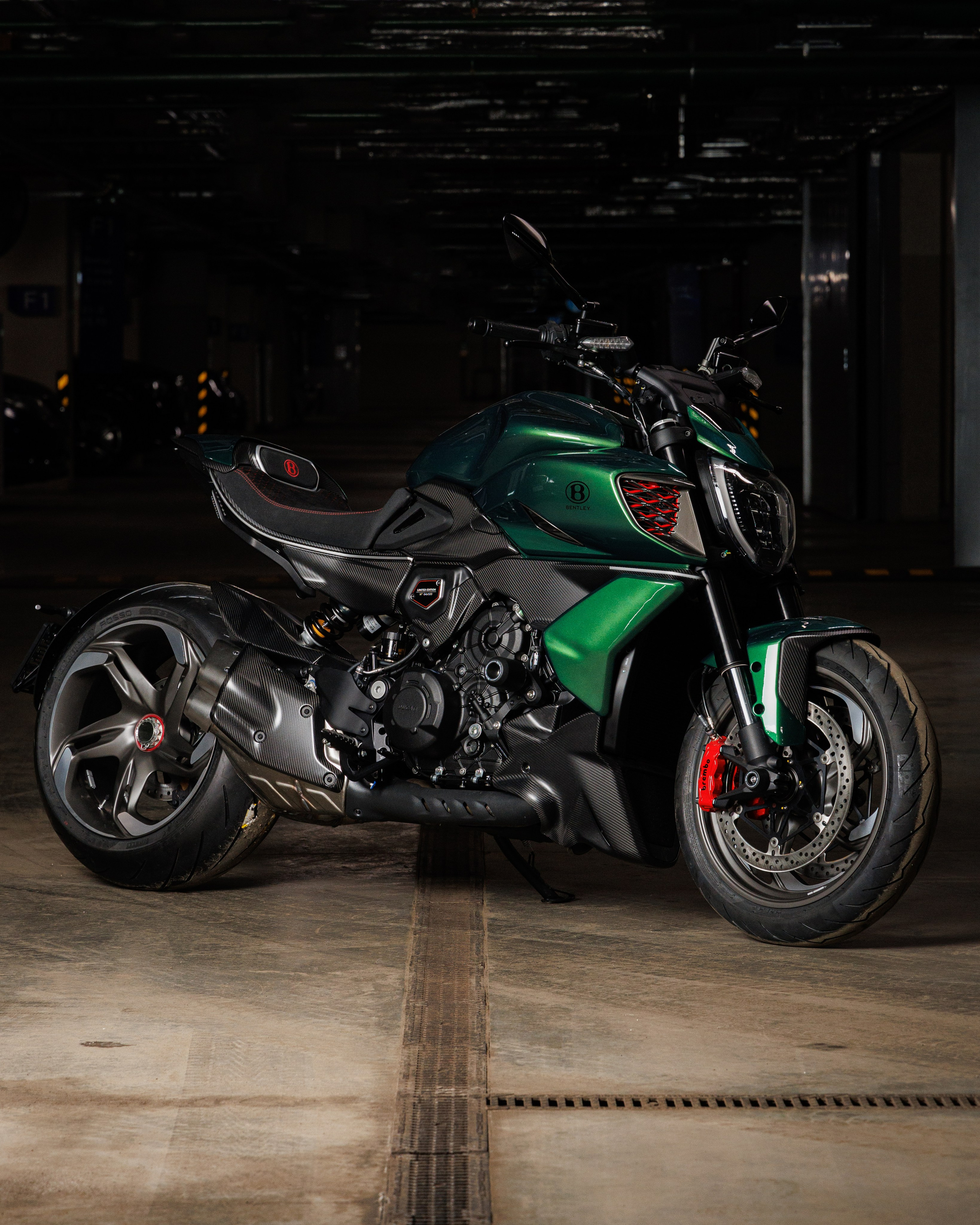 Ducati Diavel V4 Bentley Edition