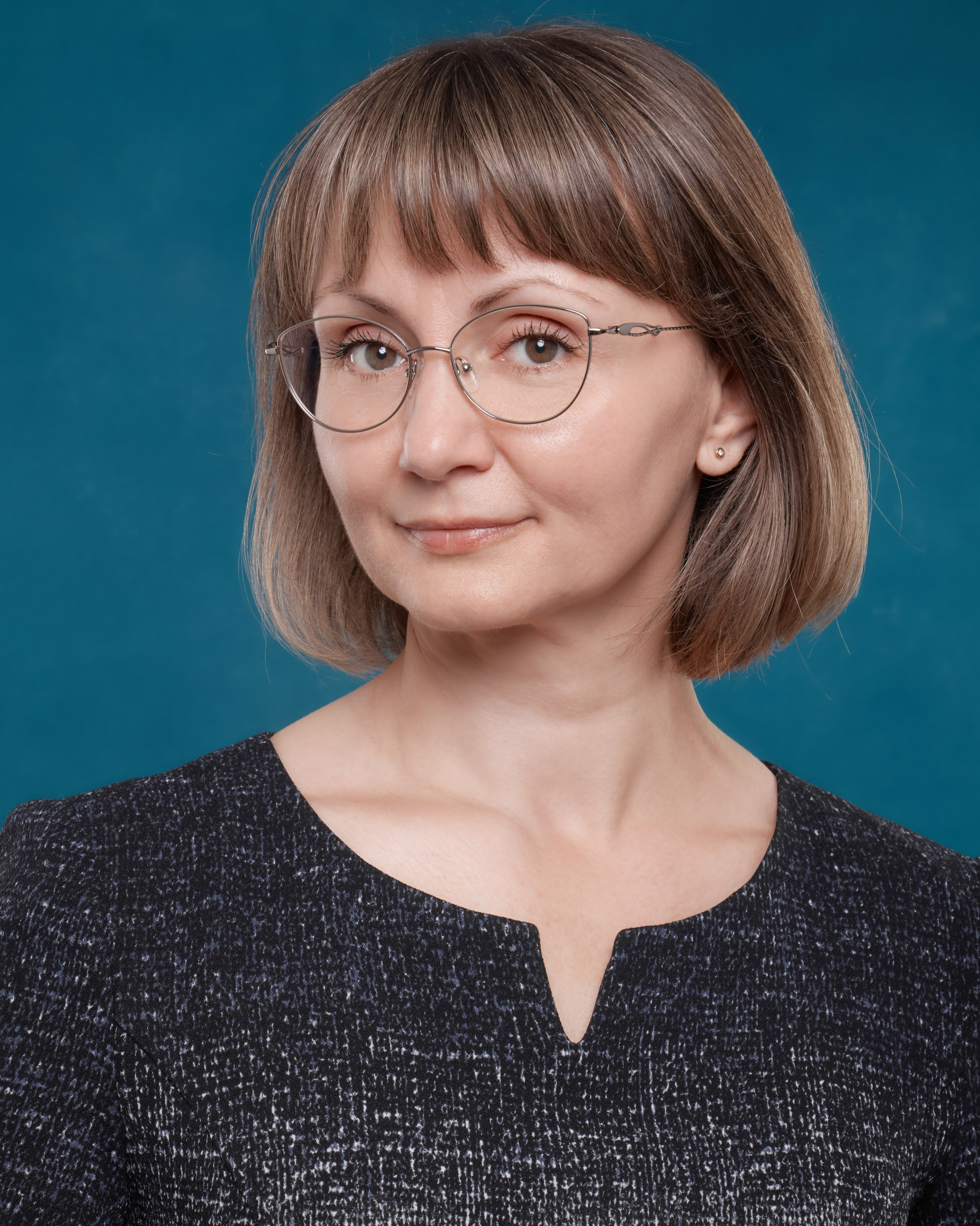 Ирина | портретная деловая фотоссесия для резюме