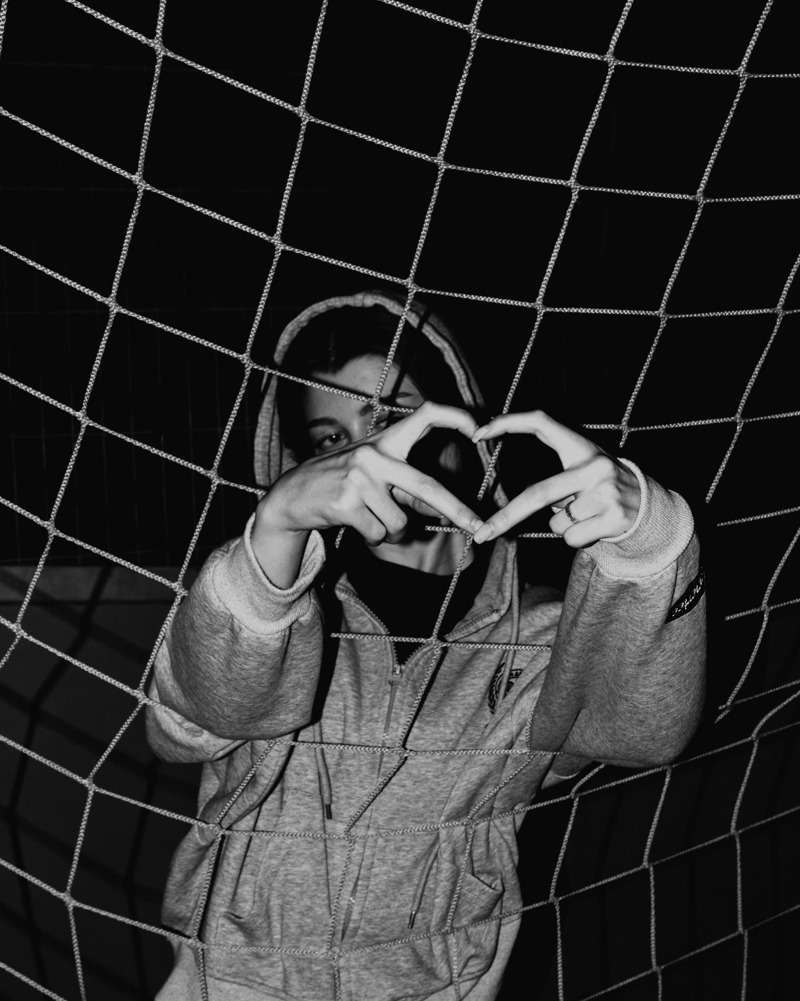 V