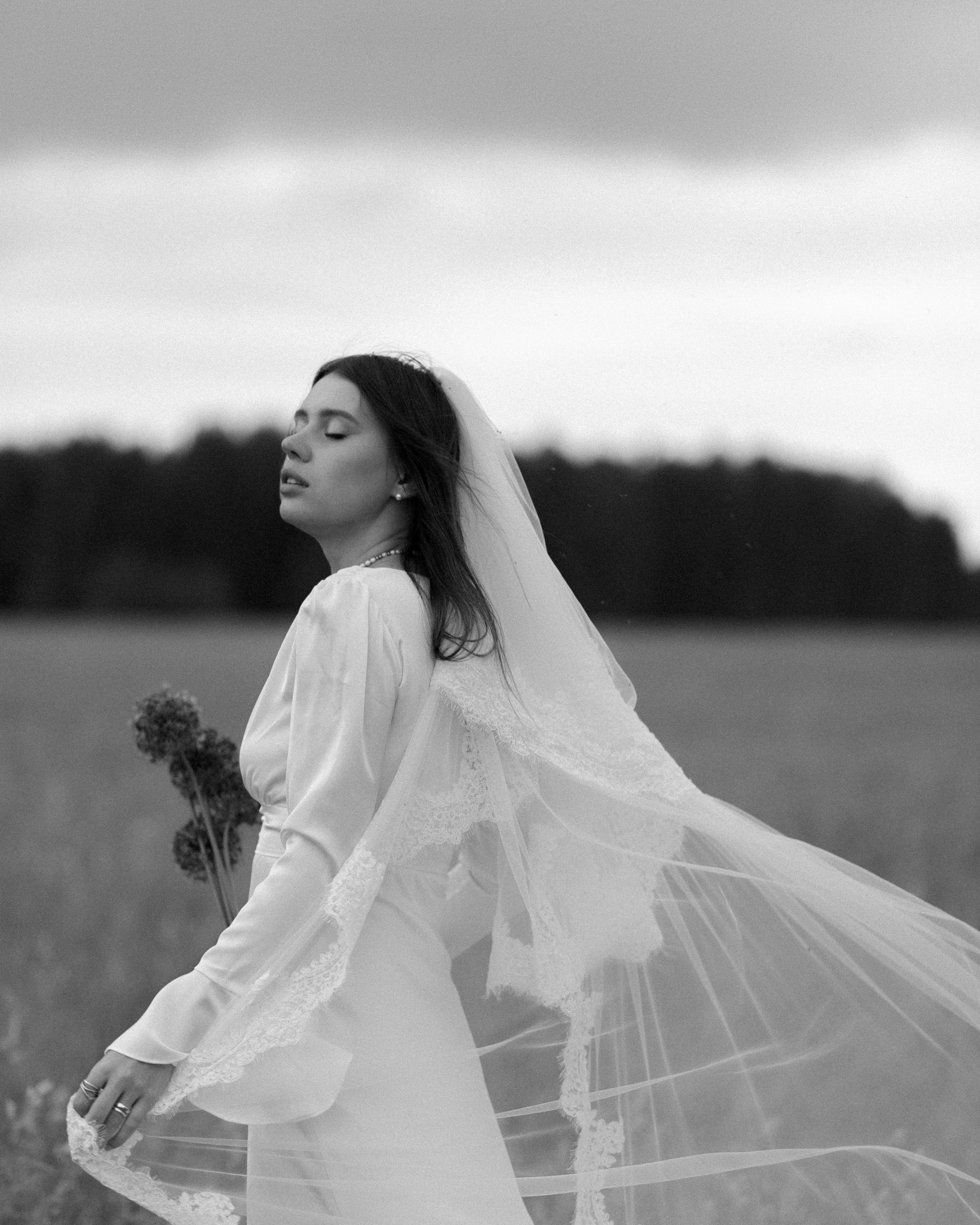 Утро невесты в поле