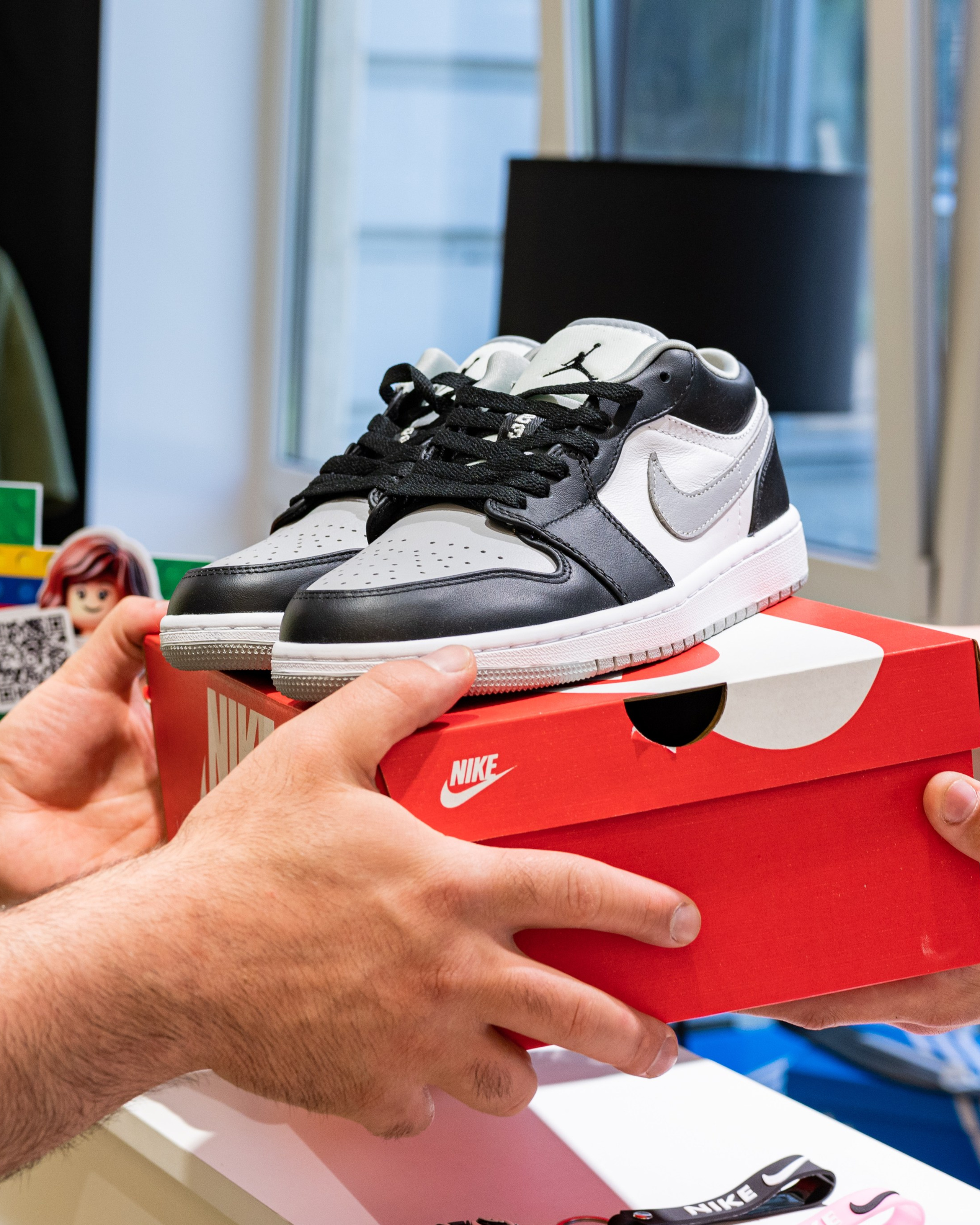 Магазин кроссовок