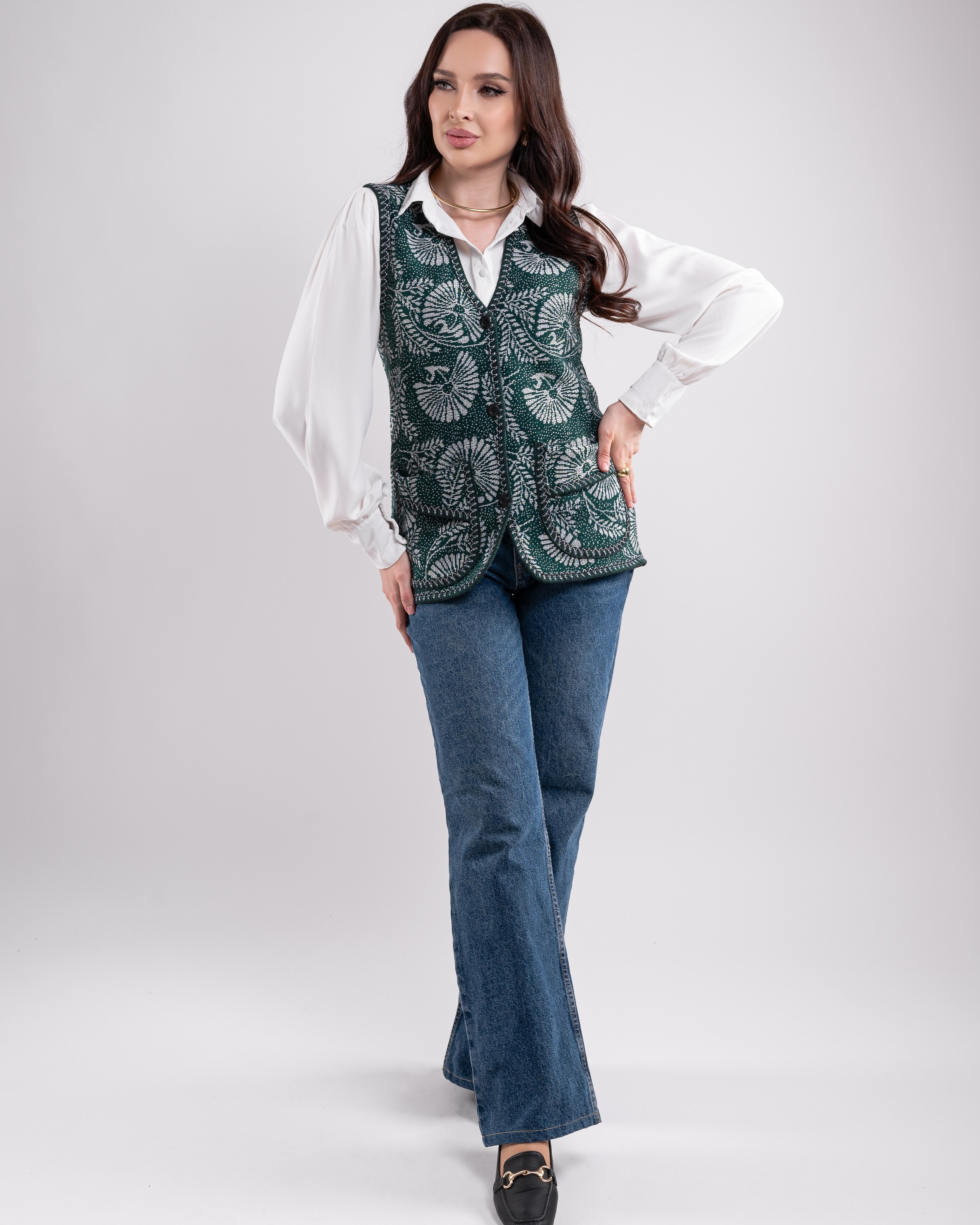 Жилеты вязаные