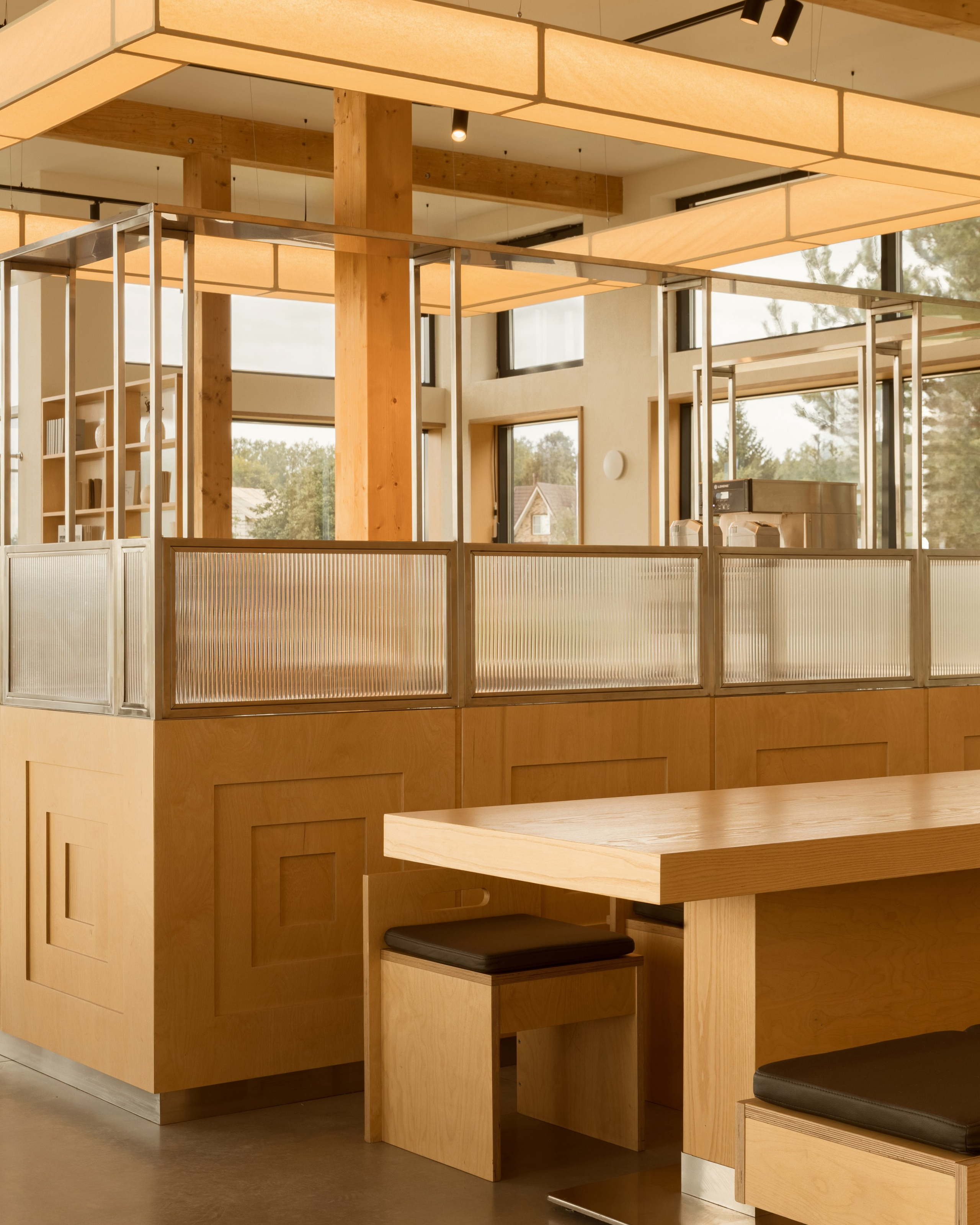 Модернистское кафе-пиццерия на&nbsp;природе: проект FruitDesign с&nbsp;акцентом на&nbsp;созерцание. Basicvorsma.