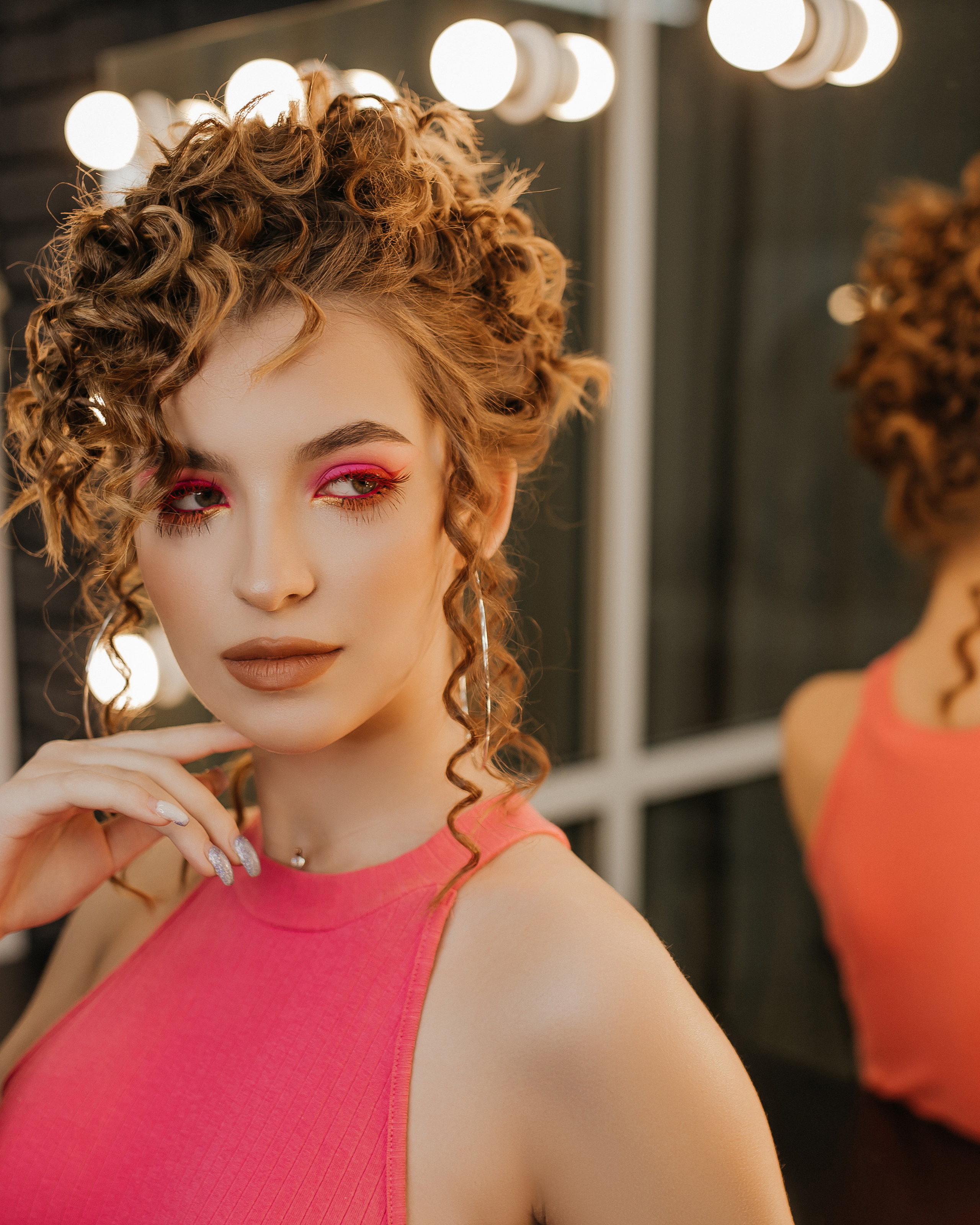 Контент-фотосессия для команды визажиста и стилиста по прическам