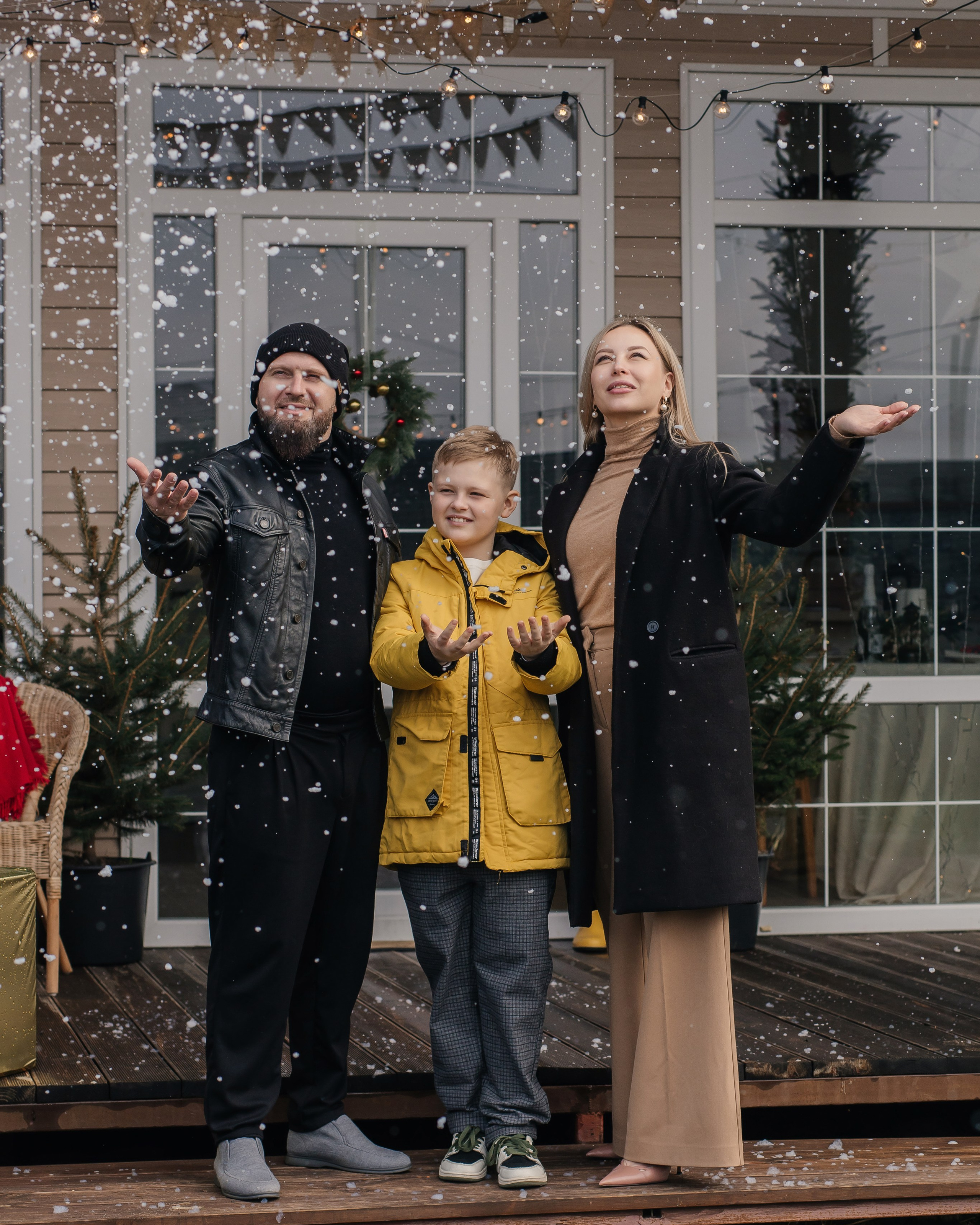 Дневная новогодняя семейная фотосессия