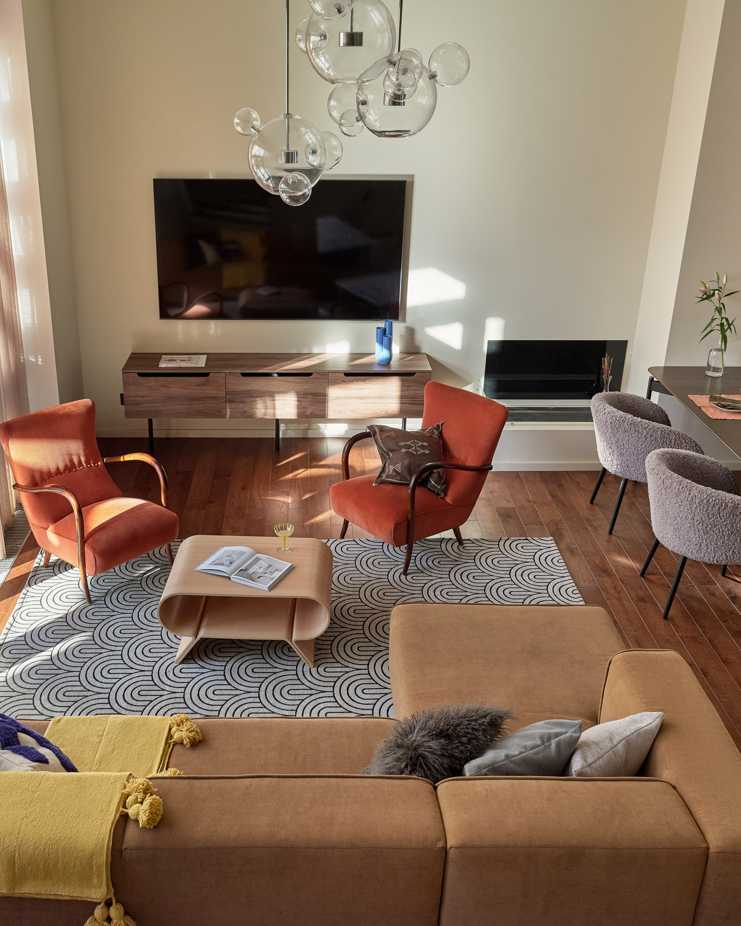 Солнечный загородный дом