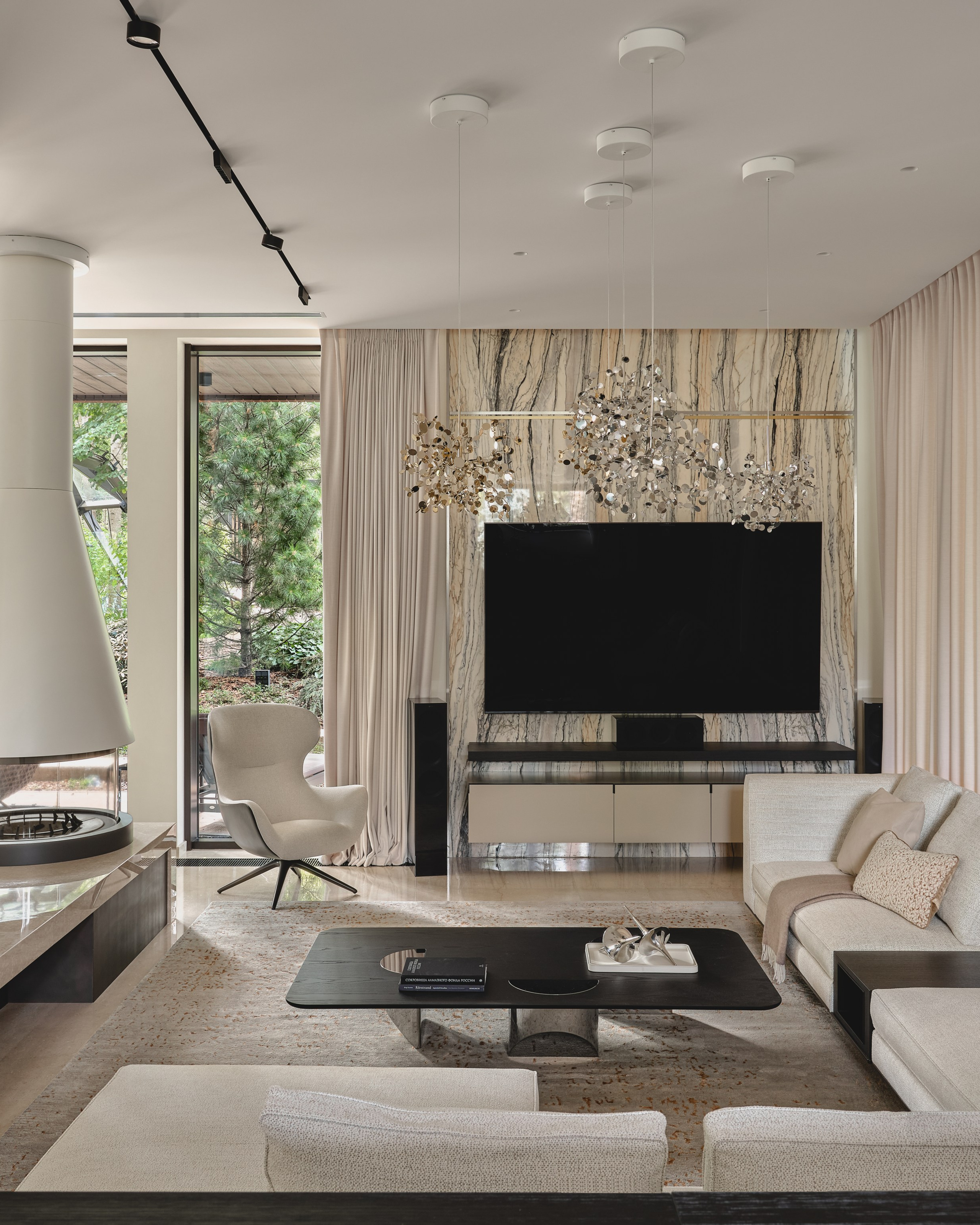 Загородный дом с бассейном