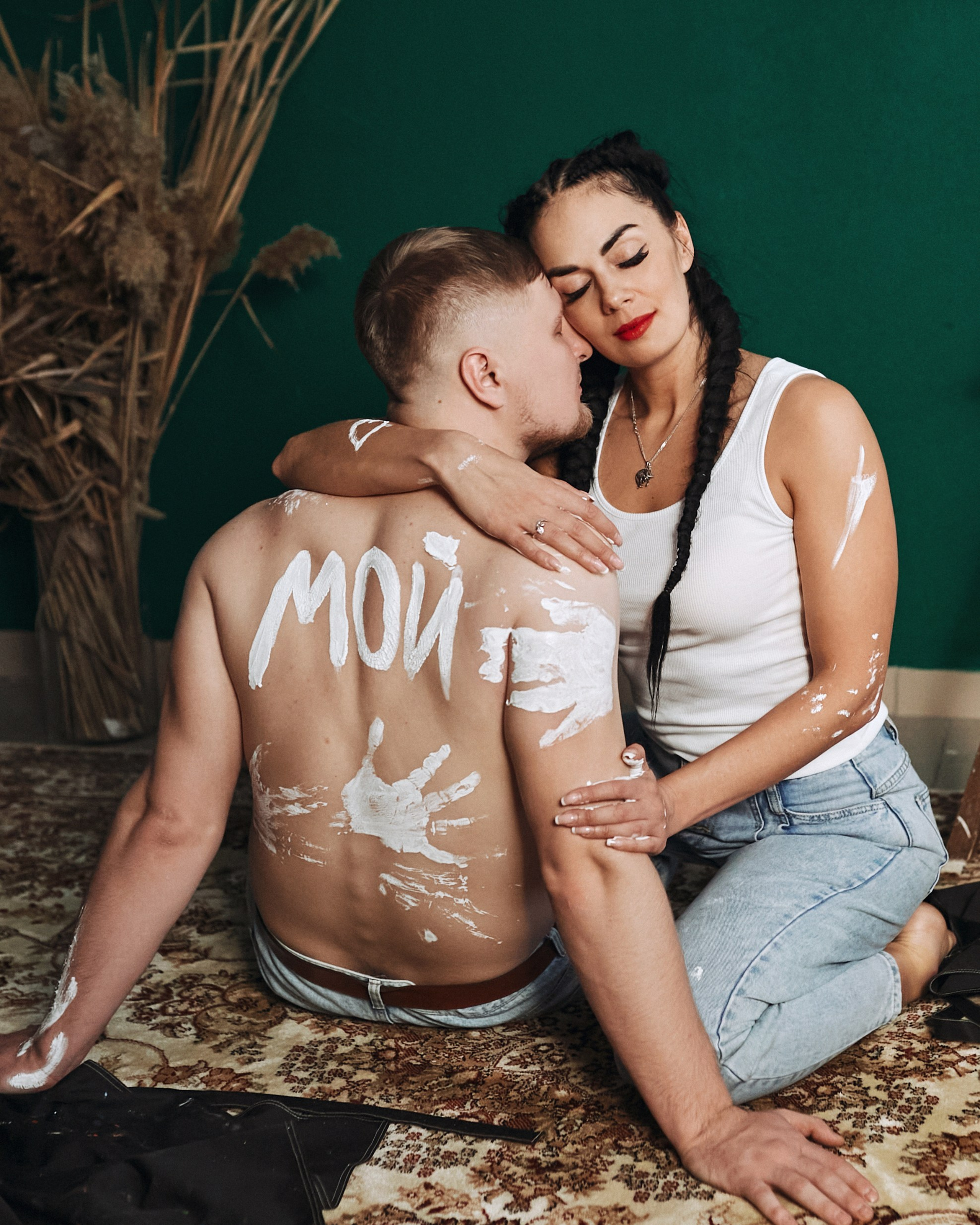 В лавке художника