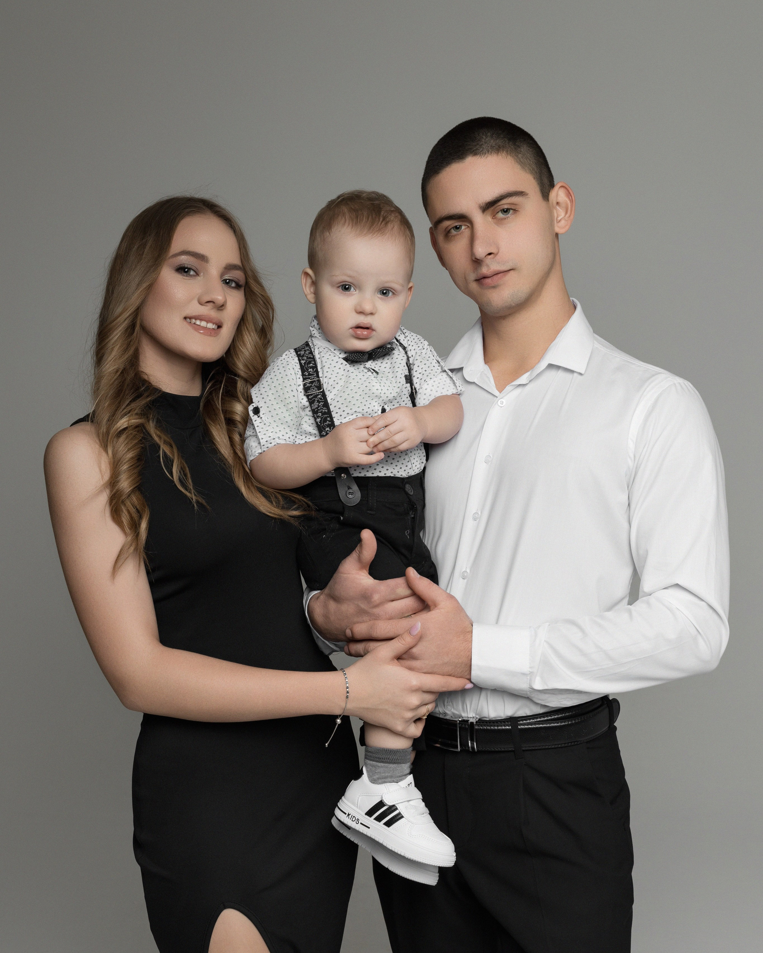 Семейная фотосессия в студии