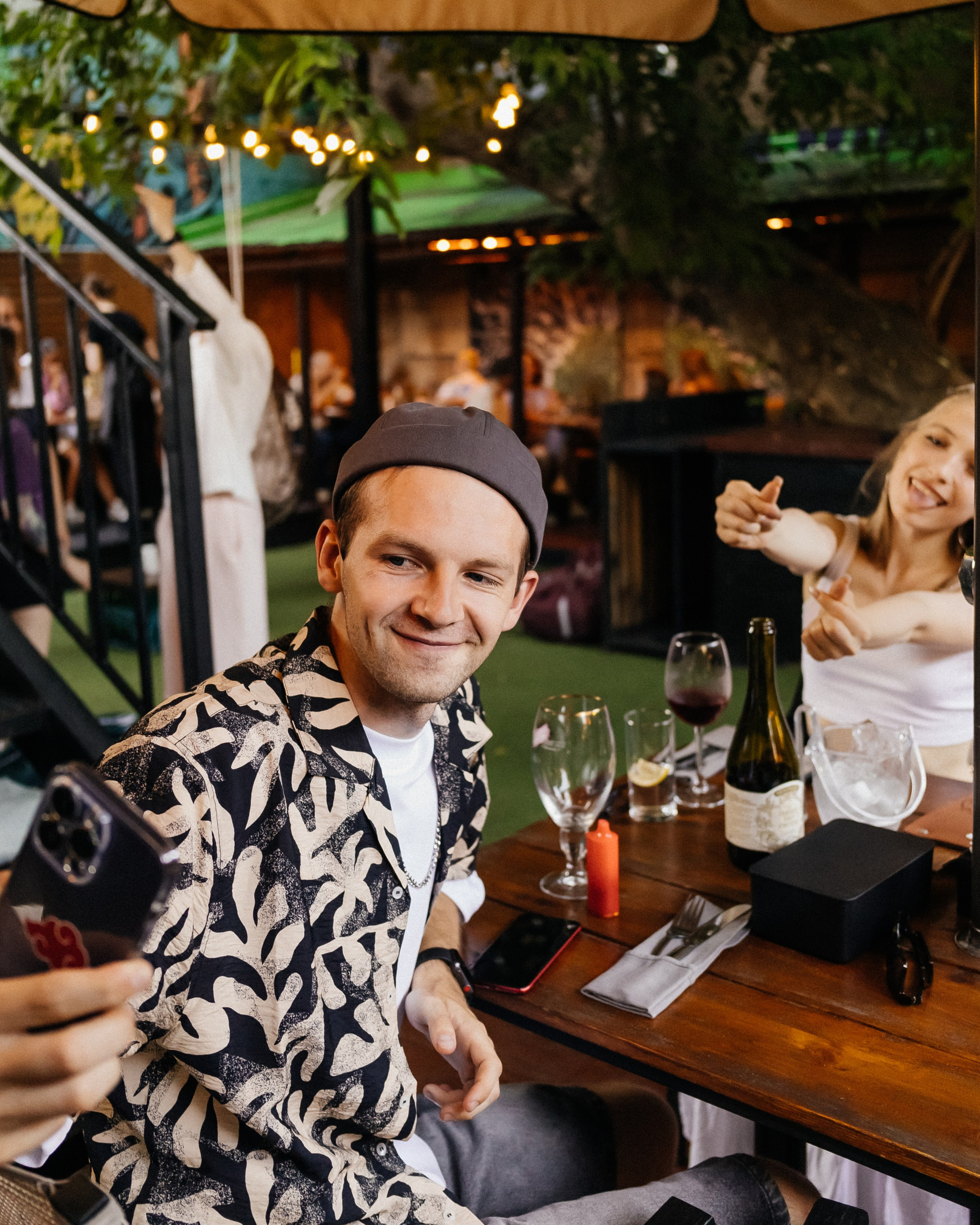 Среда — маленькая пятница| Караоке — бар «Vibe»