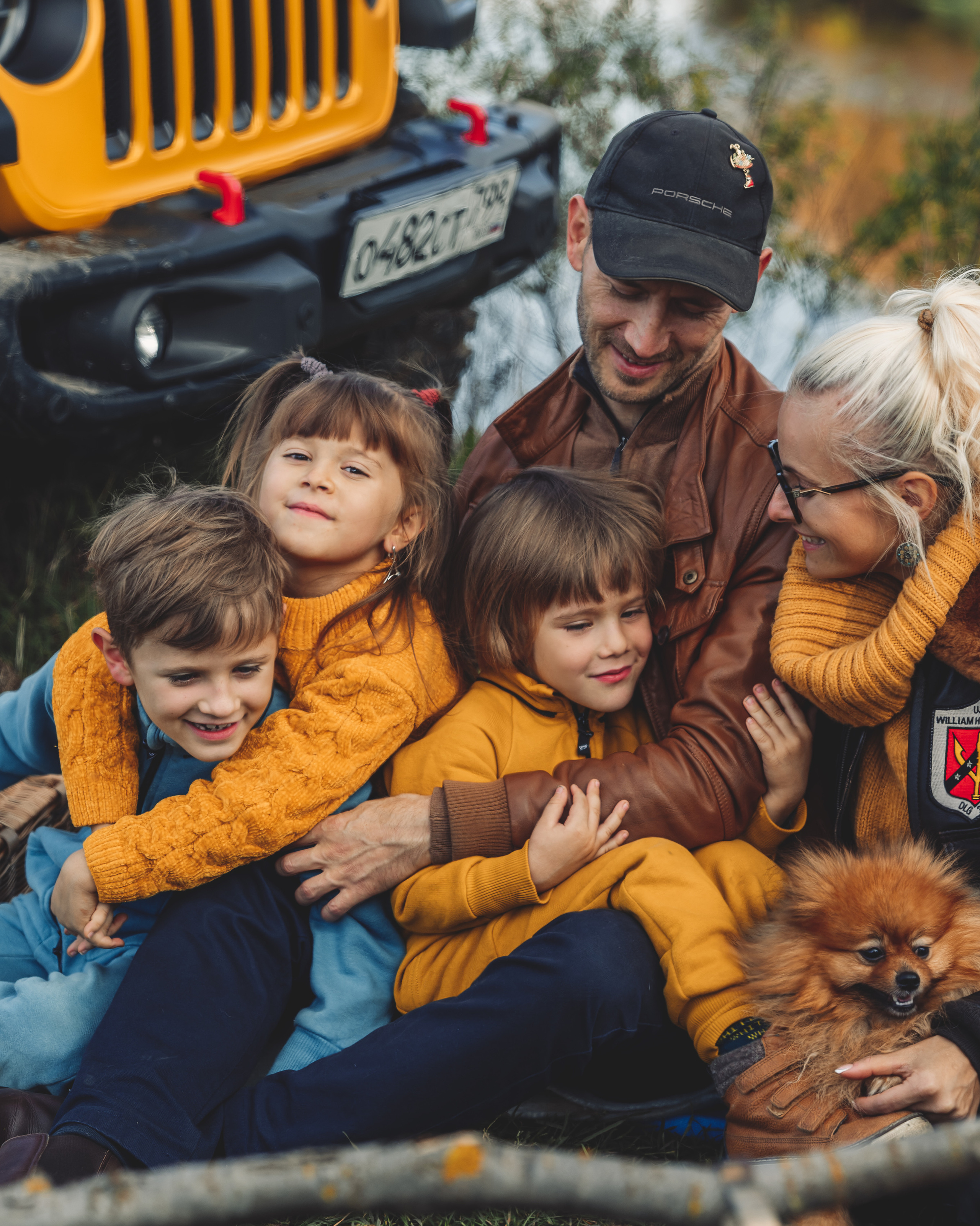 Осенний пикник на берегу реки