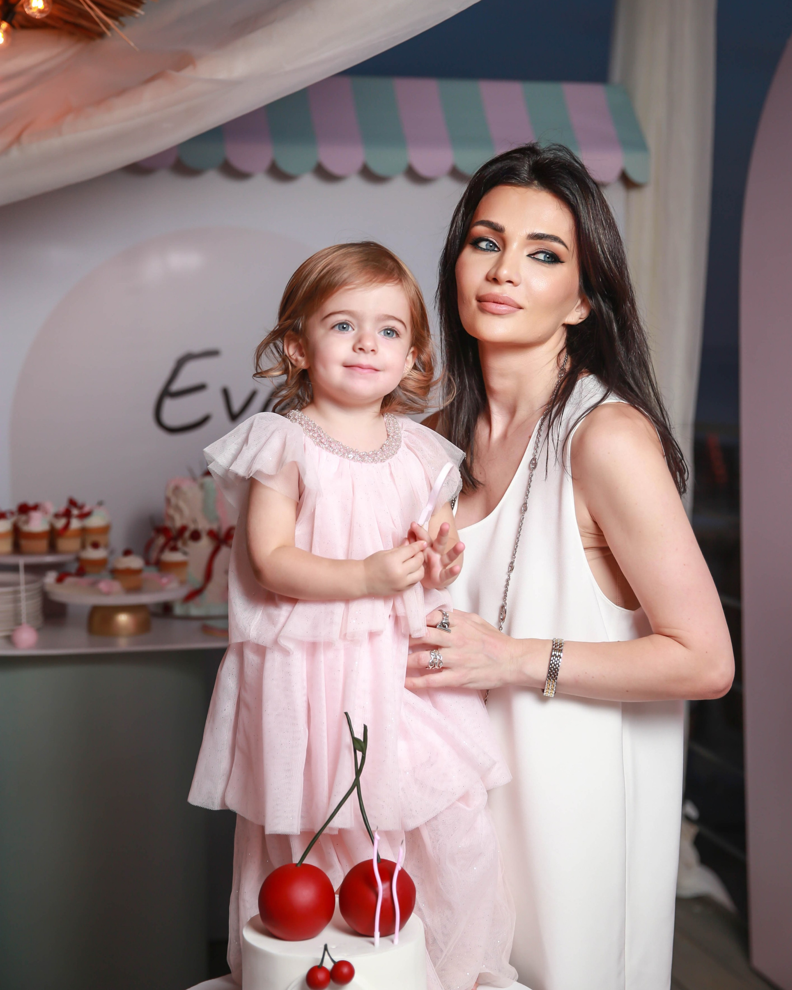 День рождение Евы, на берегу моря в Марнеро