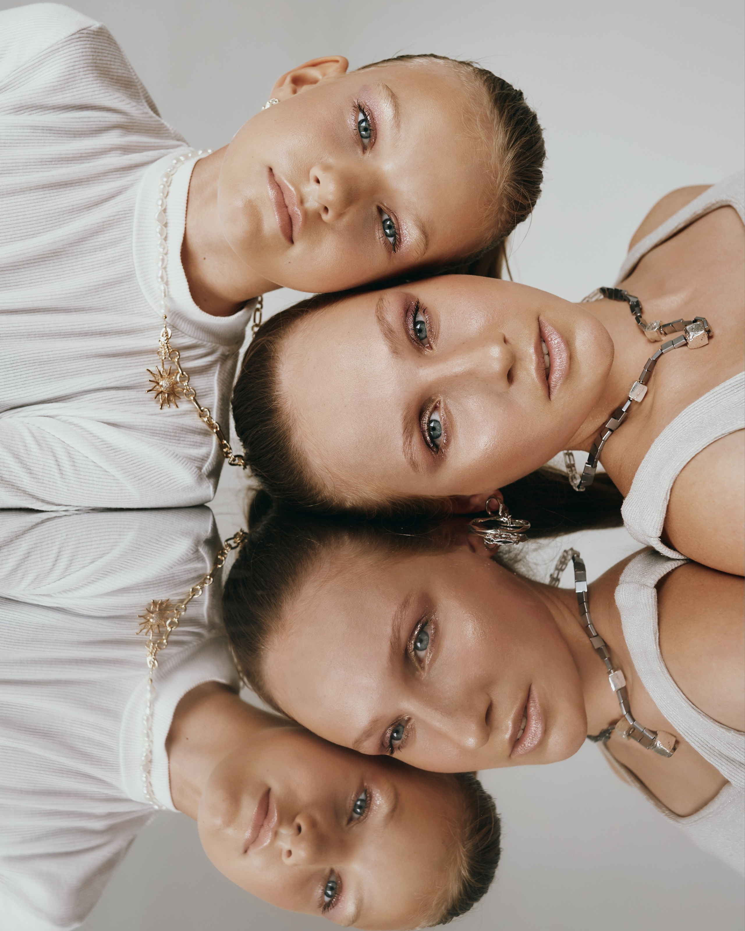 Для магазина бижутерии совместно с модельным агентством