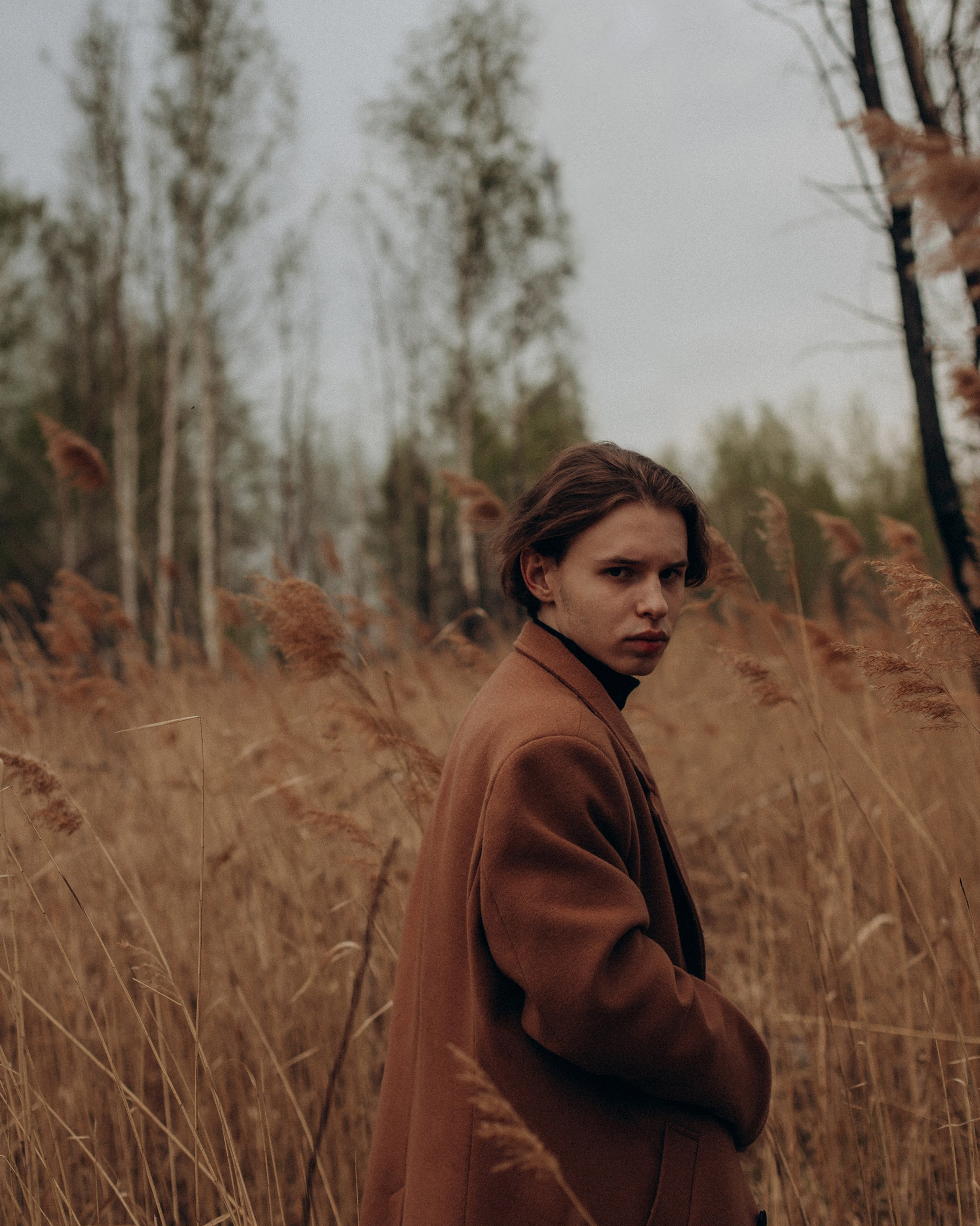 Ржавое золото, стеклянная вода, тишина