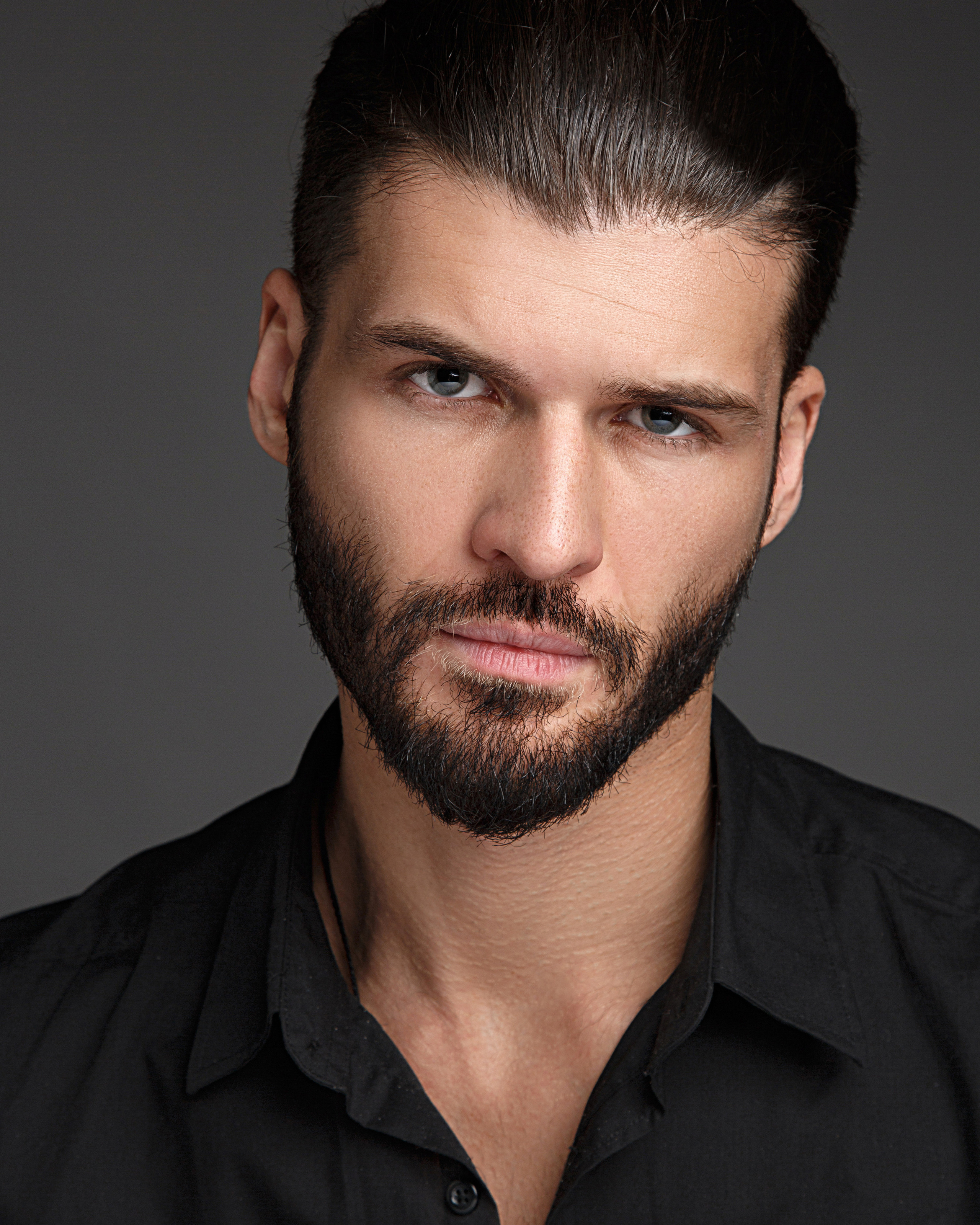 ВЛАДИСЛАВ КАРТАМЫШЕВ