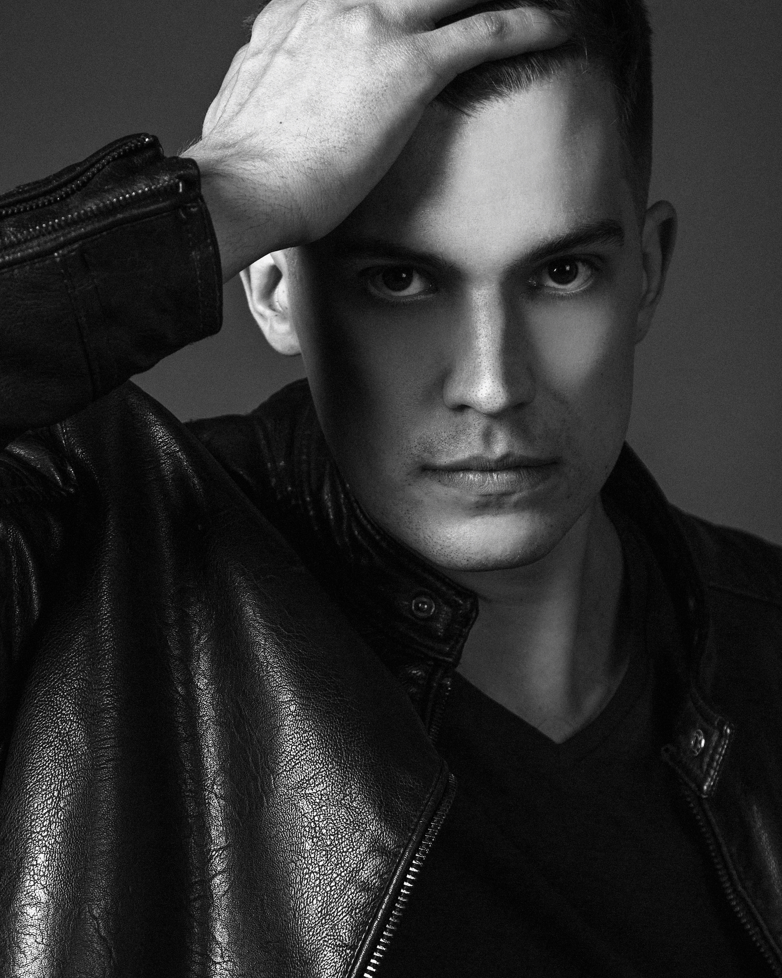 ВИТАЛИЙ ТЕСЛЕНКО