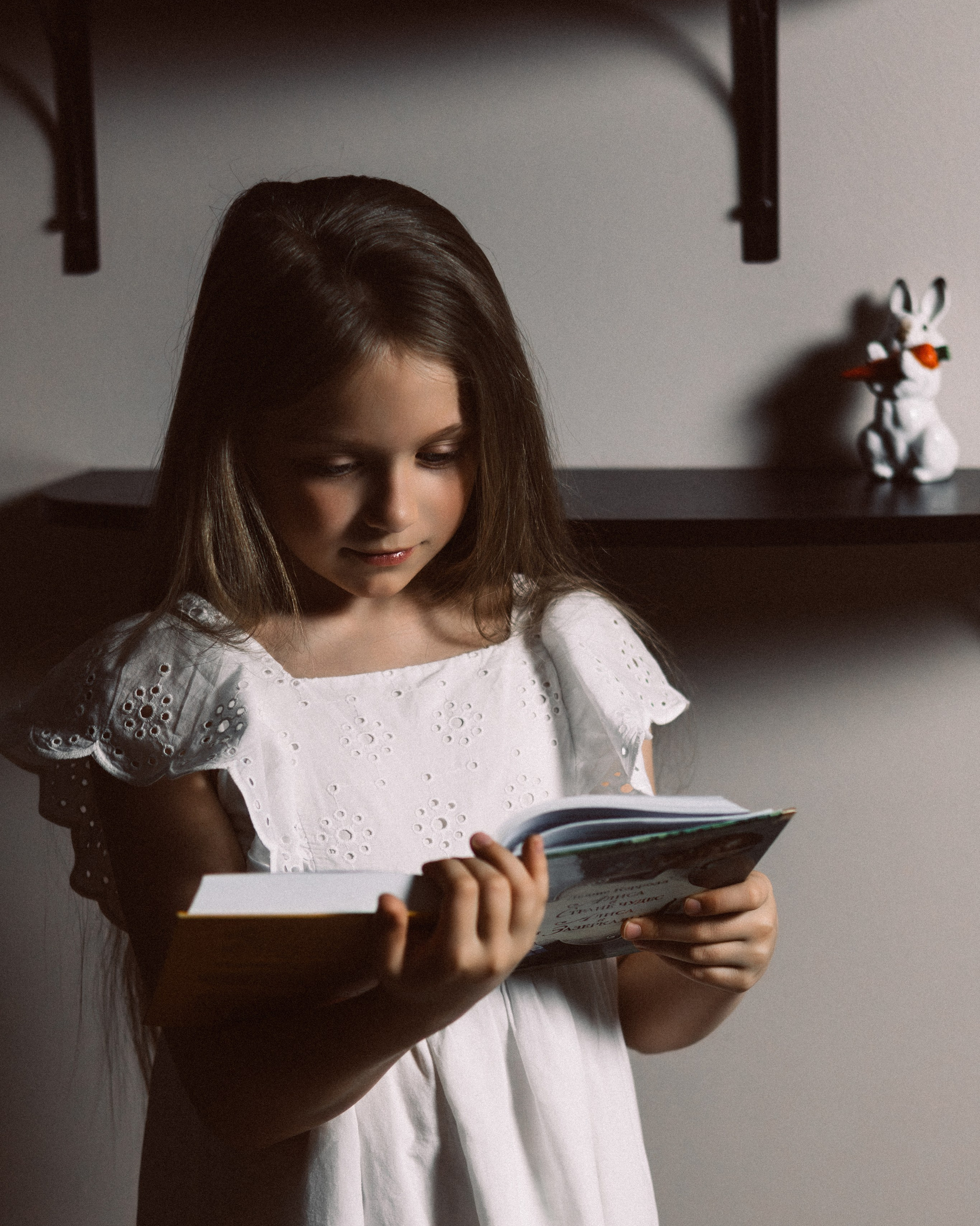 Детский портрет. «Алиса в стране чудес»