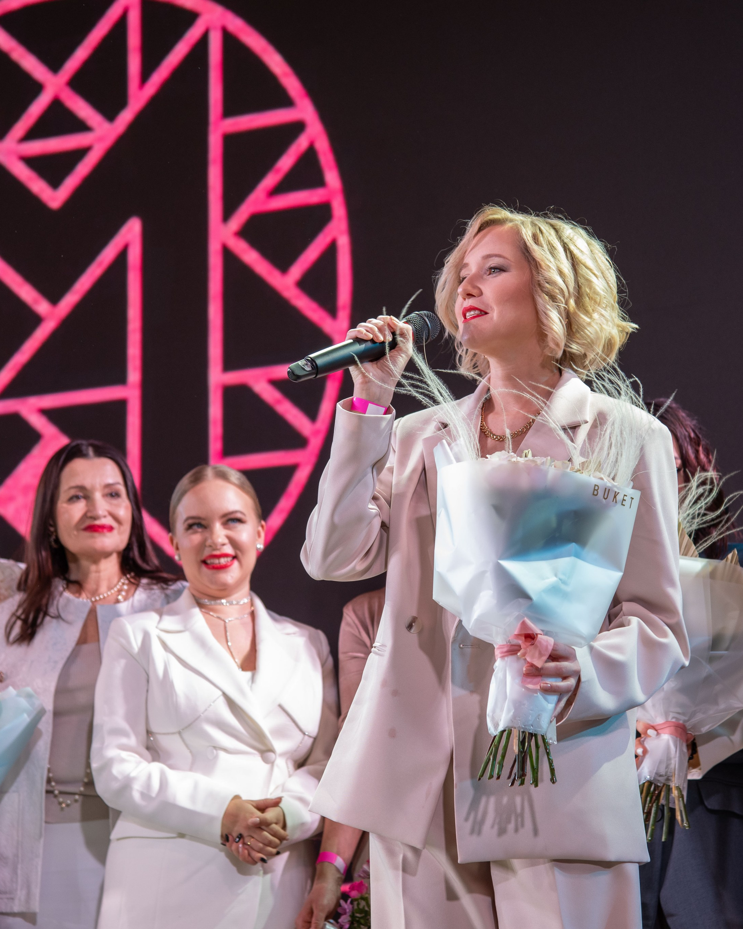 Весенний нетворкинг и премия