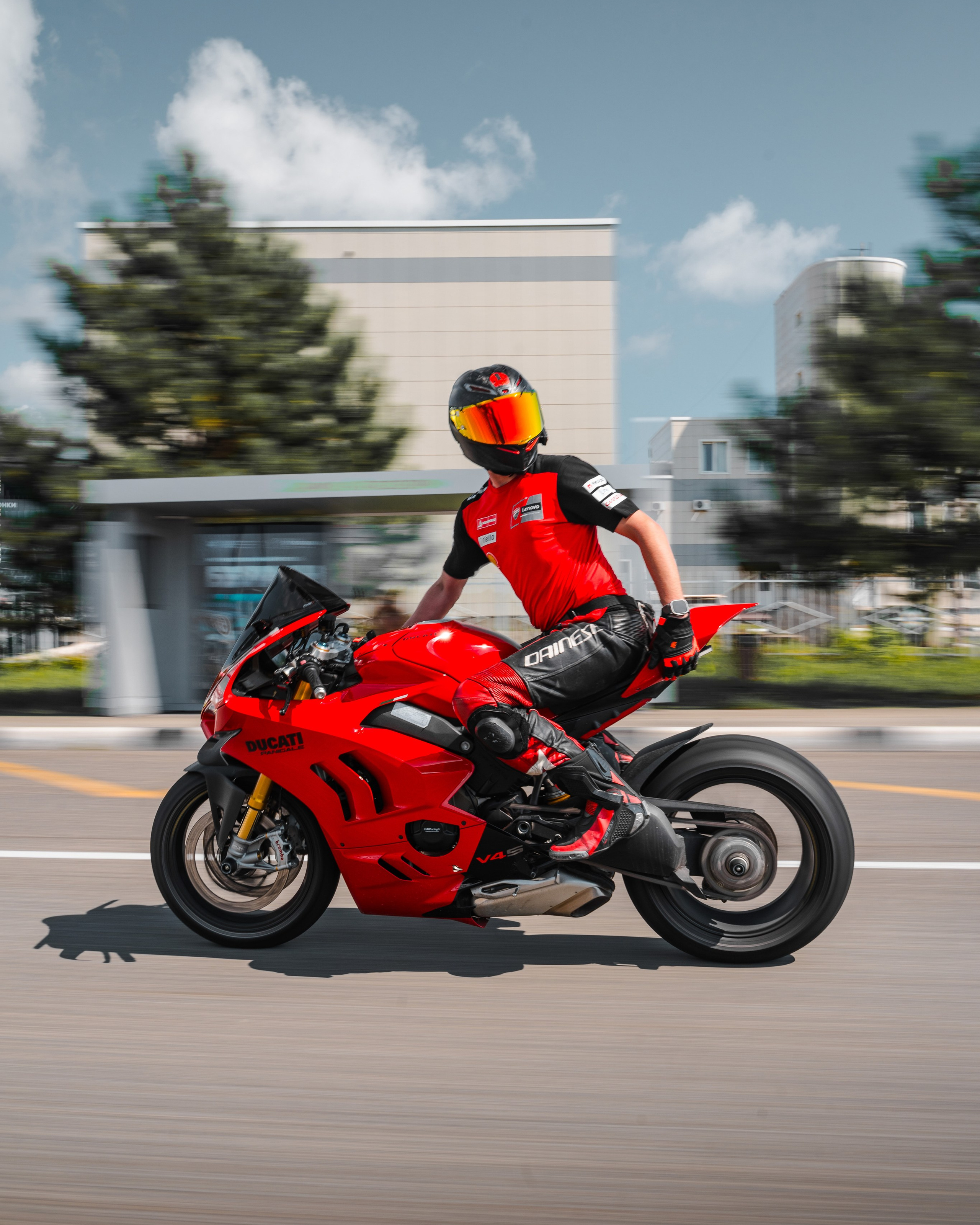 Ducati V4s