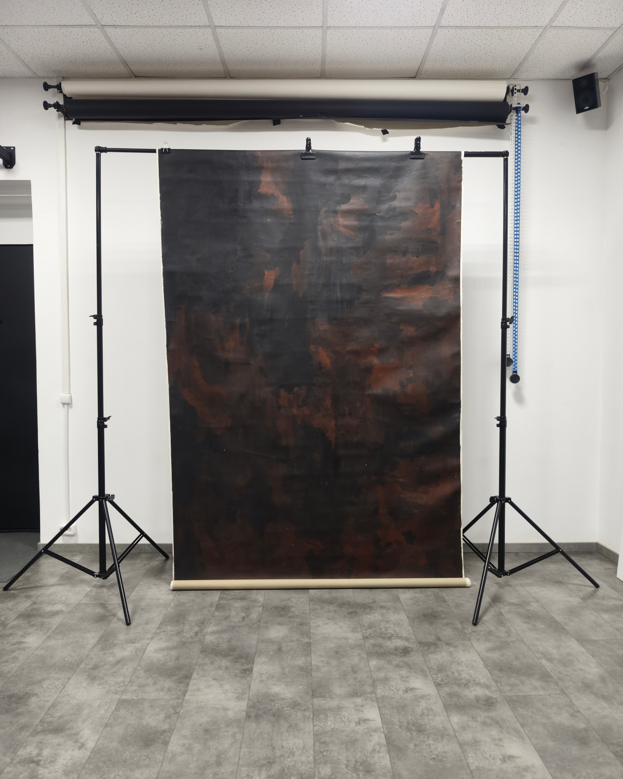 Фон на&nbsp;холсте тёмно-коричневый 165×300&nbsp;см