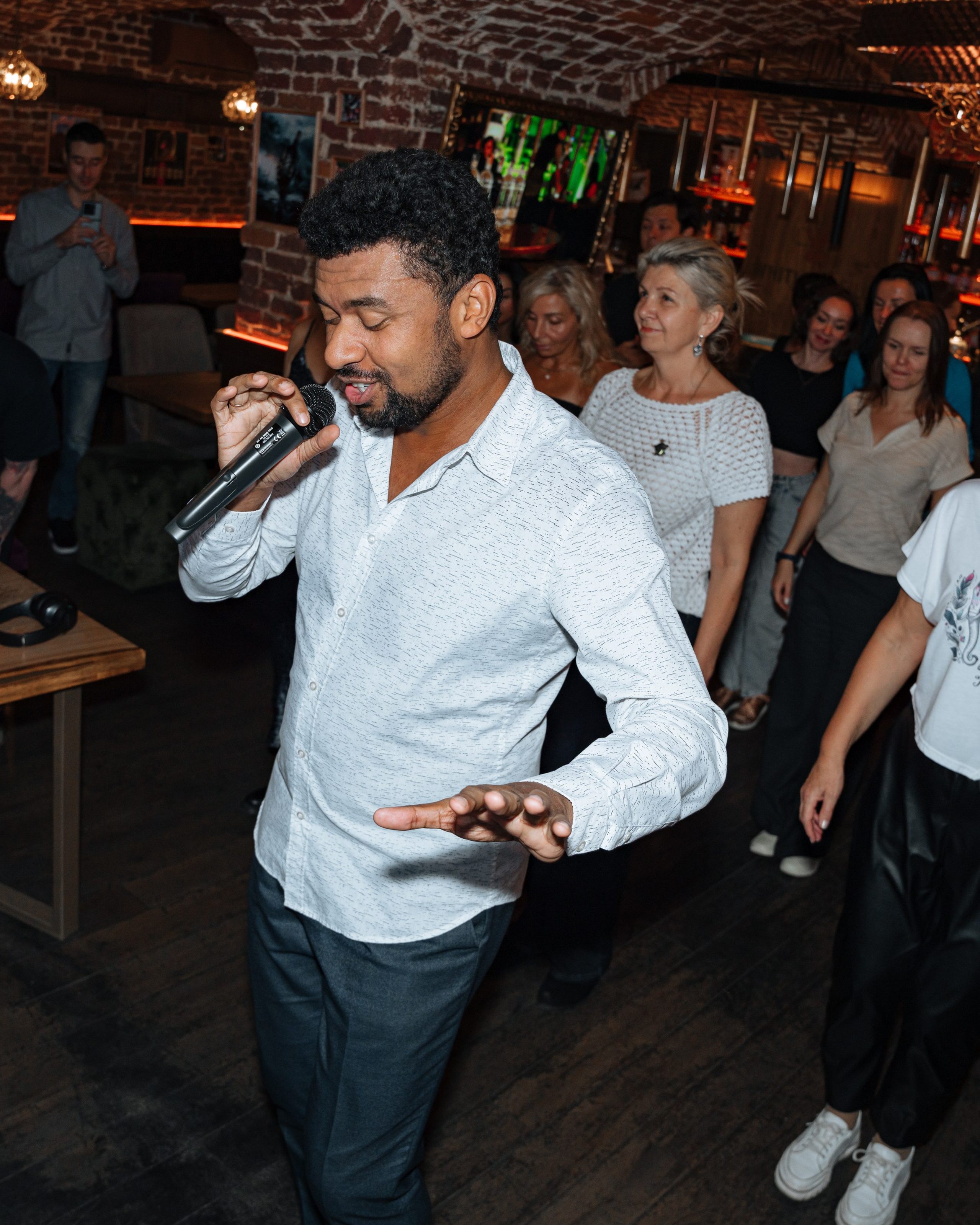 Вечеринка Андрэ, бачата, Джинотека