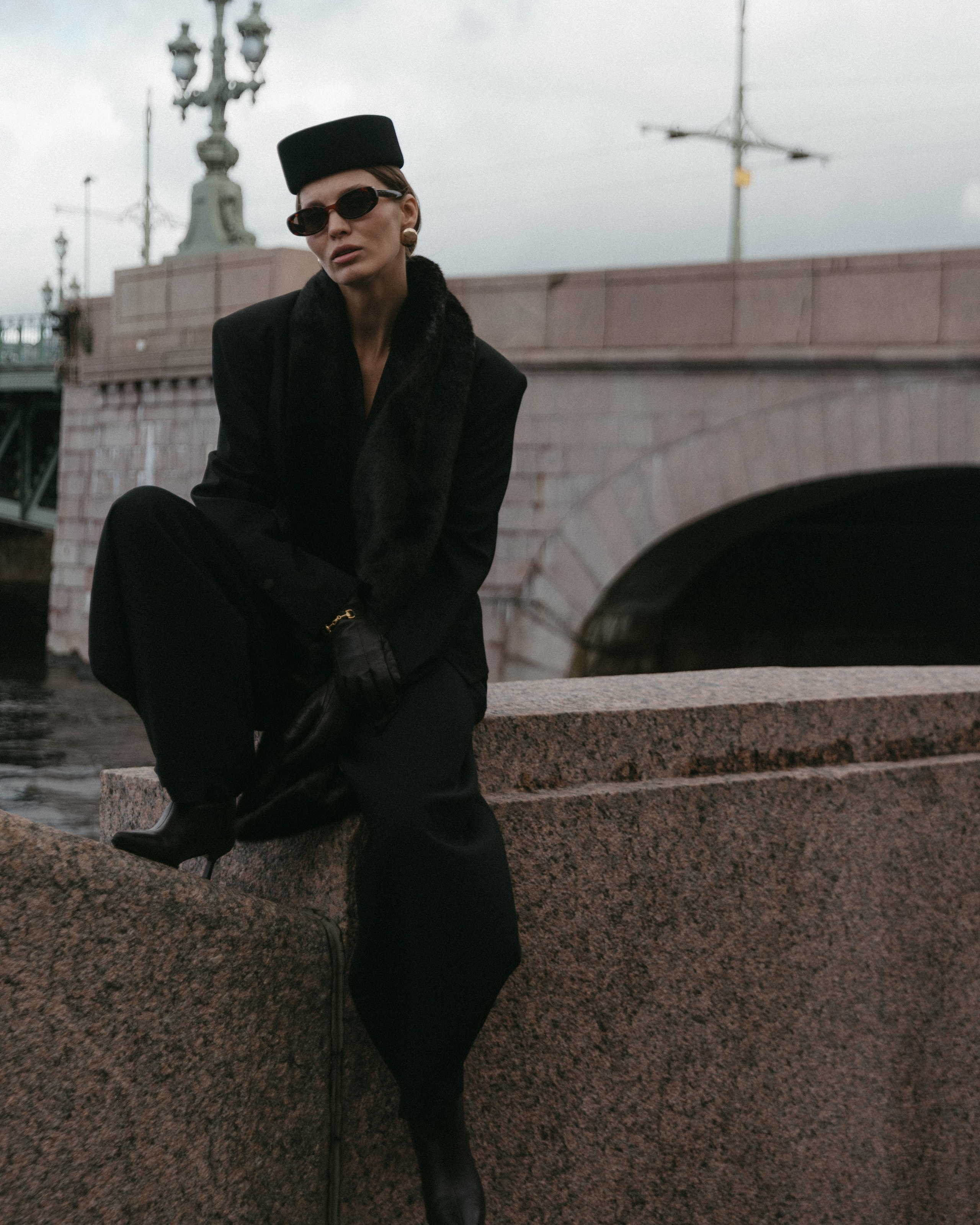 ЖЕНСКИЙ ПОРТРЕТ