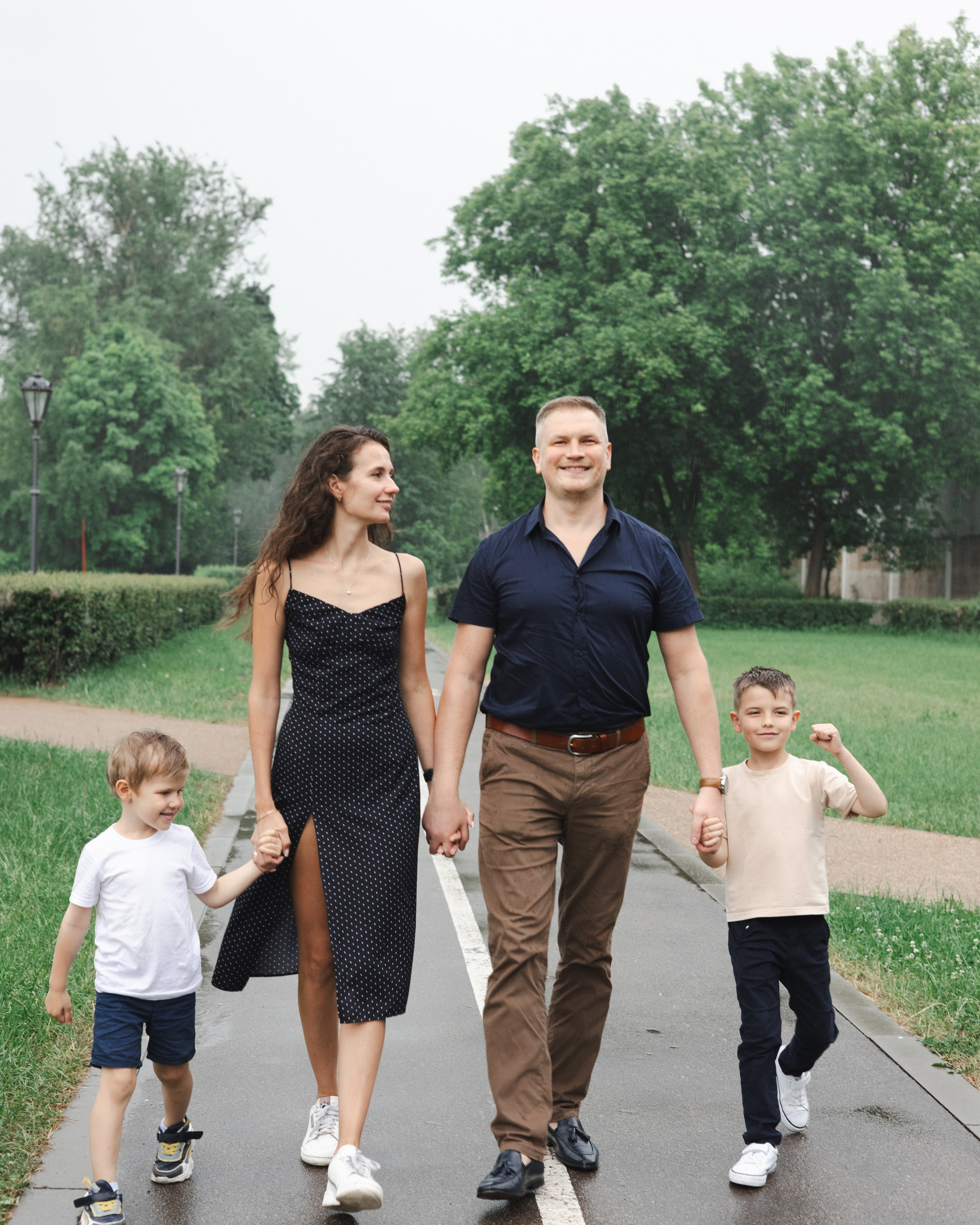 Андрей, Лиза с сыновьями