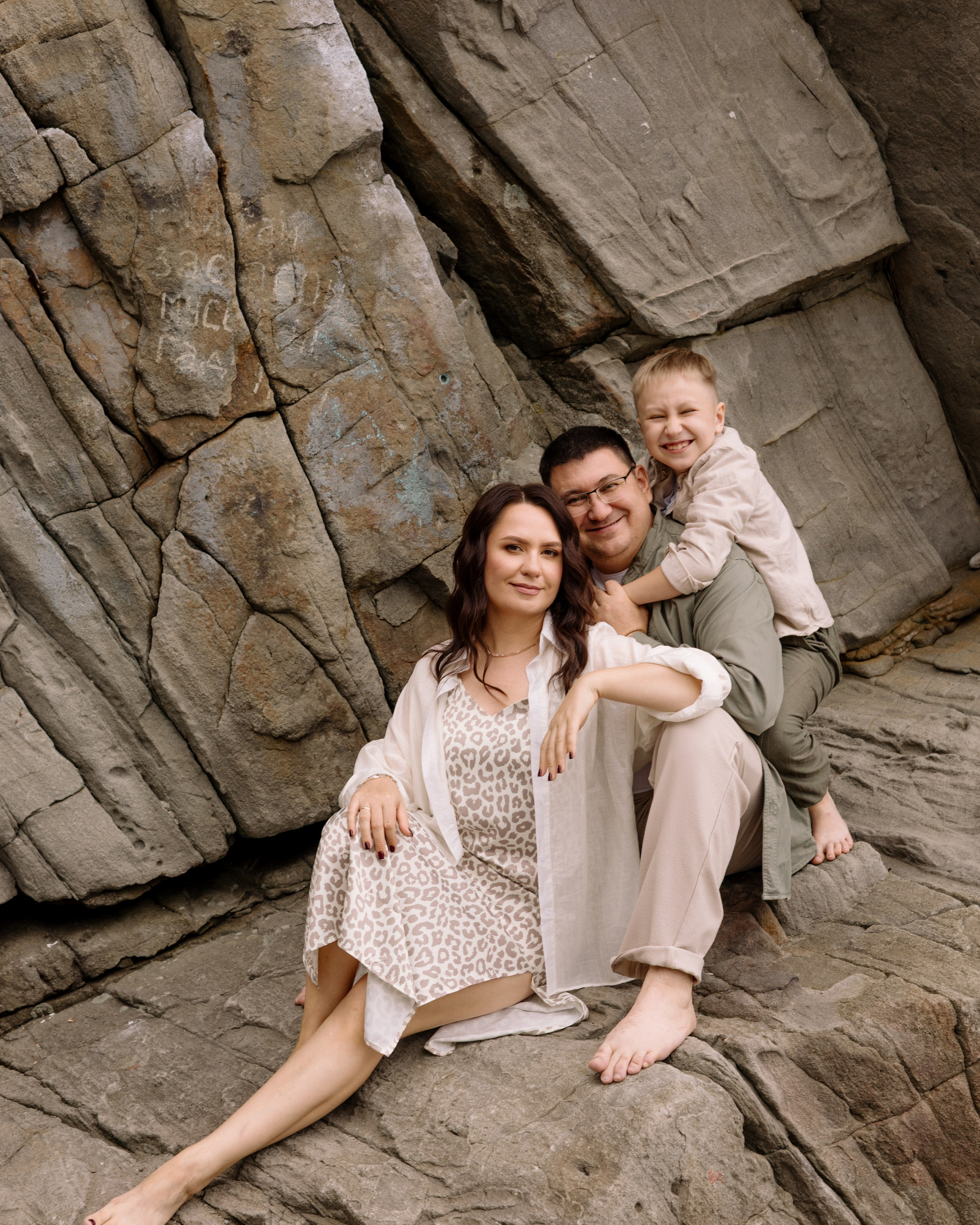 Артем с родителями у моря