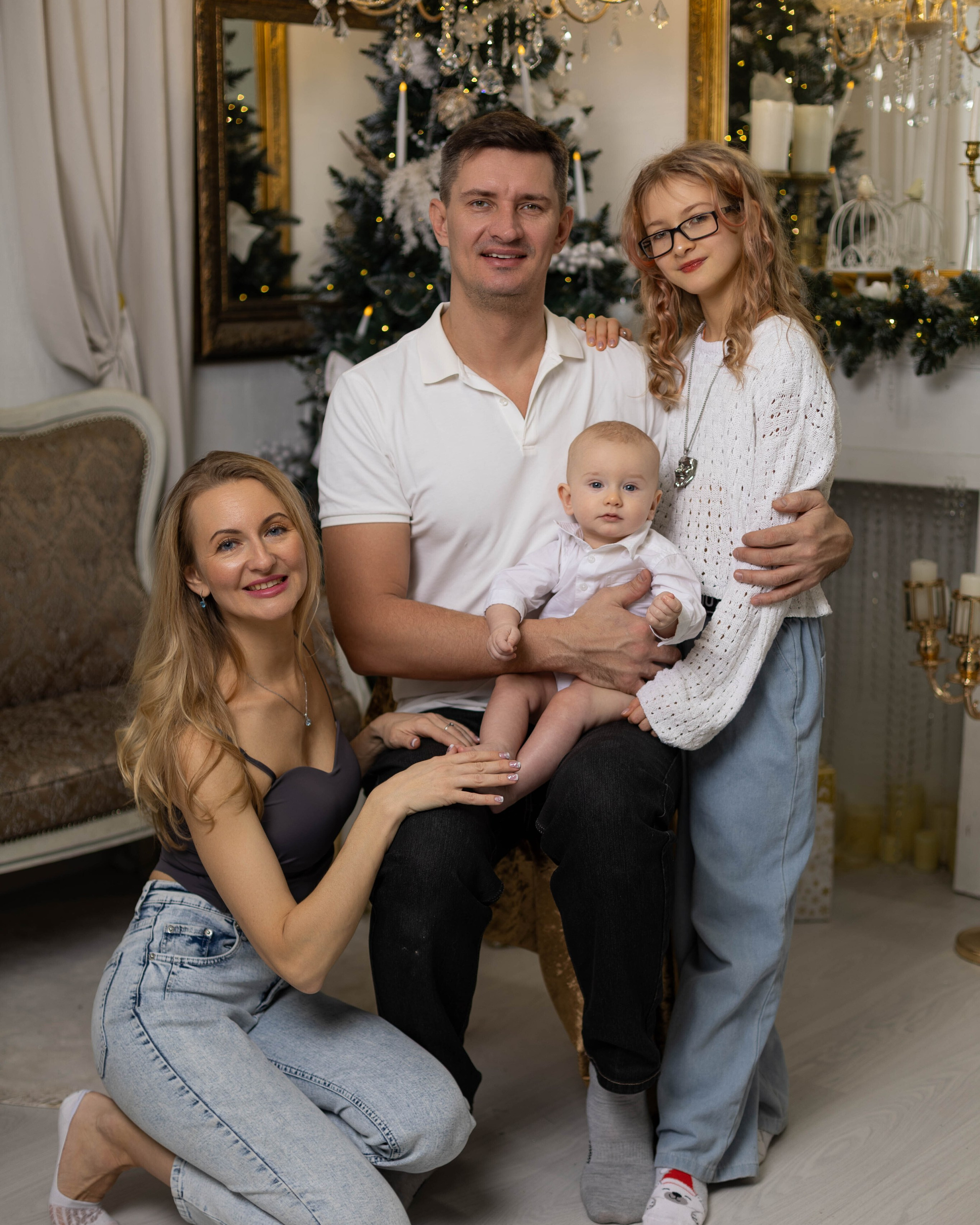 Юля, Илья и дети