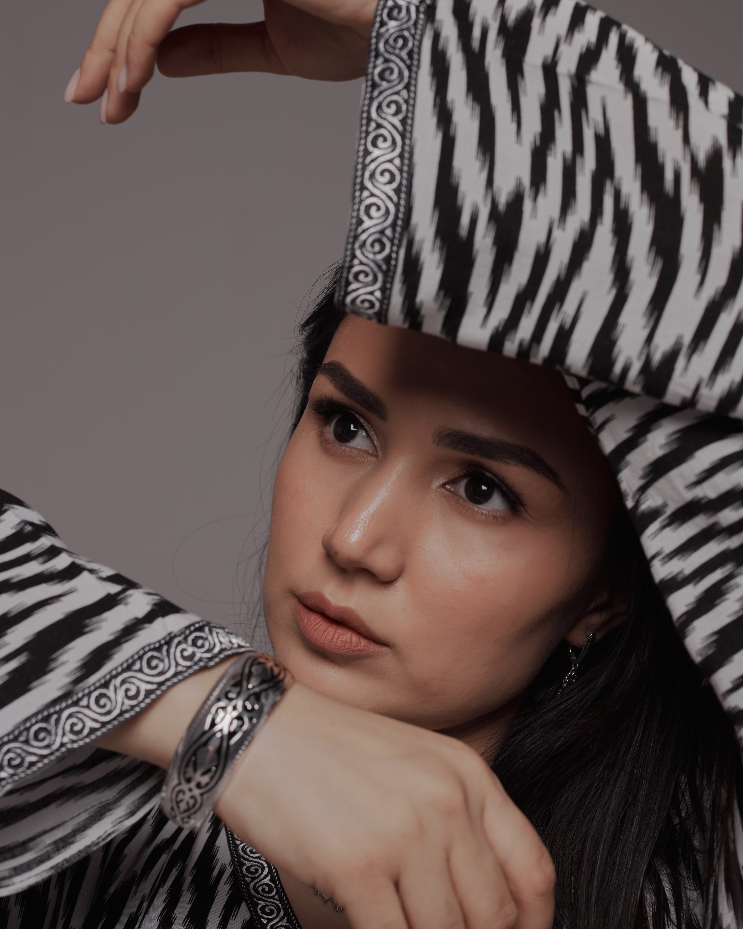 Нодира и дети