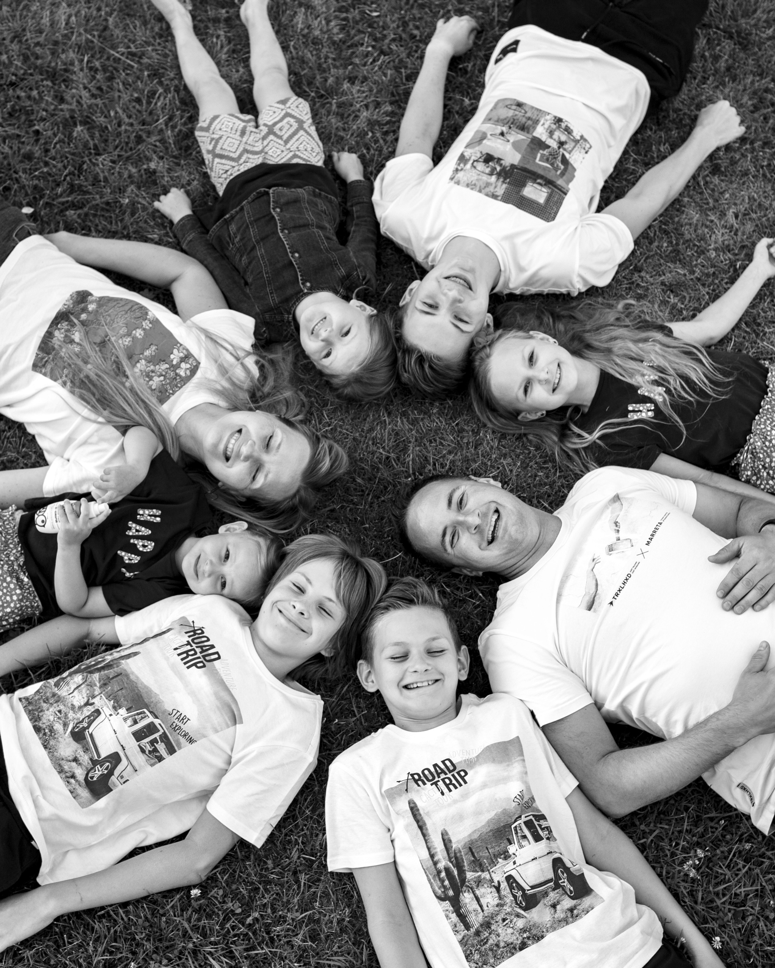 Катя и Илья и их большая семья